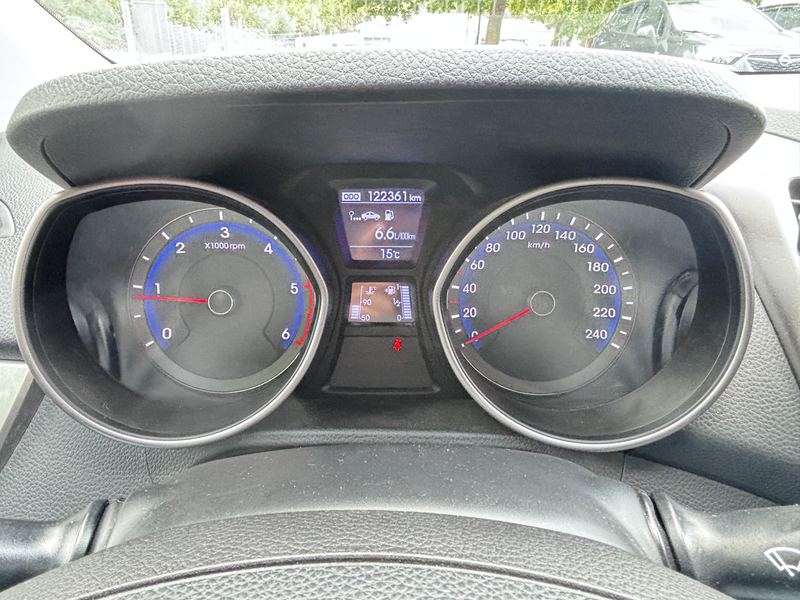 Hyundai i30 1.4 CRDi Trend Kombi *EURO 5-TEMPOMAT-CARPLAY* — photo 11