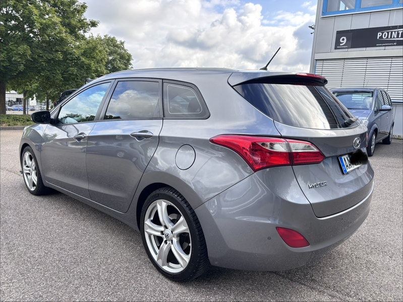 Hyundai i30 1.4 CRDi Trend Kombi *EURO 5-TEMPOMAT-CARPLAY* — photo 3