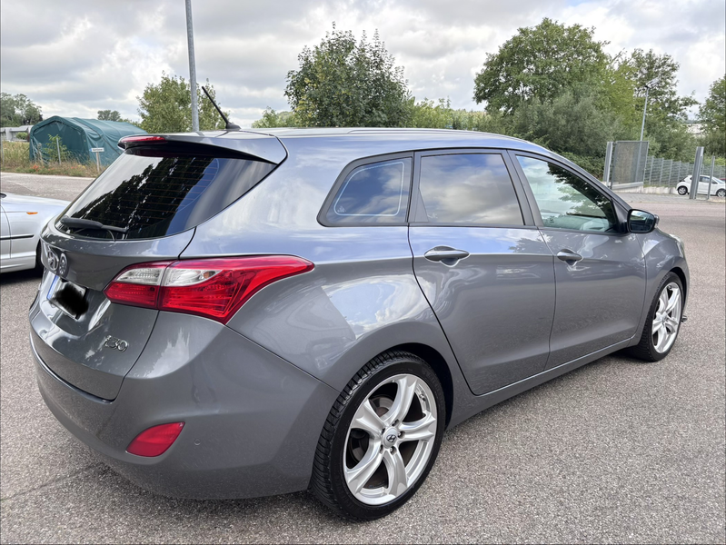 Hyundai i30 1.4 CRDi Trend Kombi *EURO 5-TEMPOMAT-CARPLAY* — photo 4