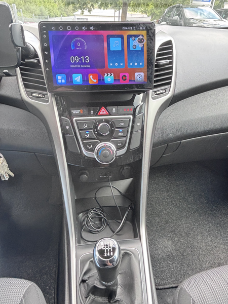 Hyundai i30 1.4 CRDi Trend Kombi *EURO 5-TEMPOMAT-CARPLAY* — photo 14