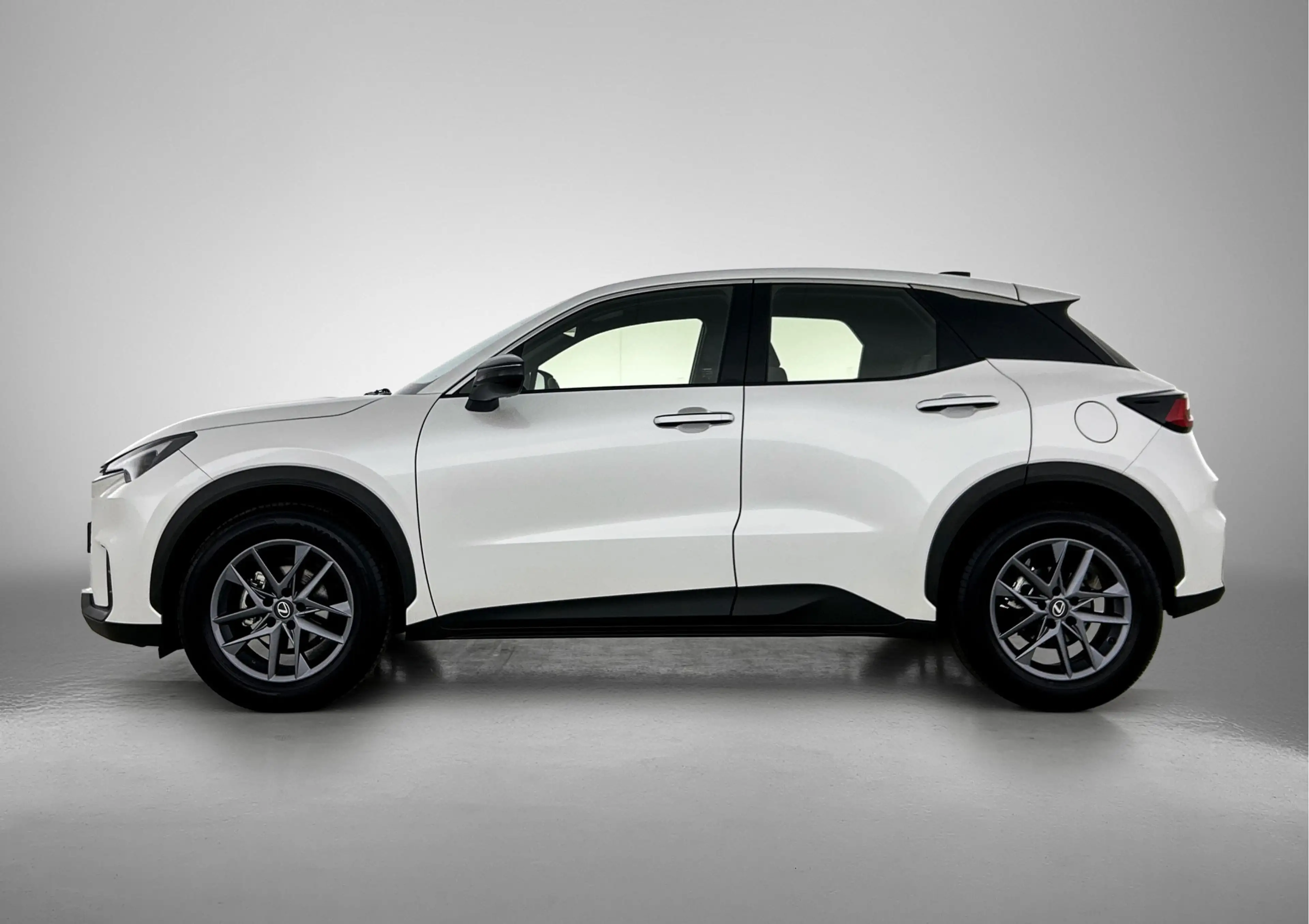 Lexus LBX 2WD | BTW Voertuig | Navigatie | Apple CarPlay/And — photo 3