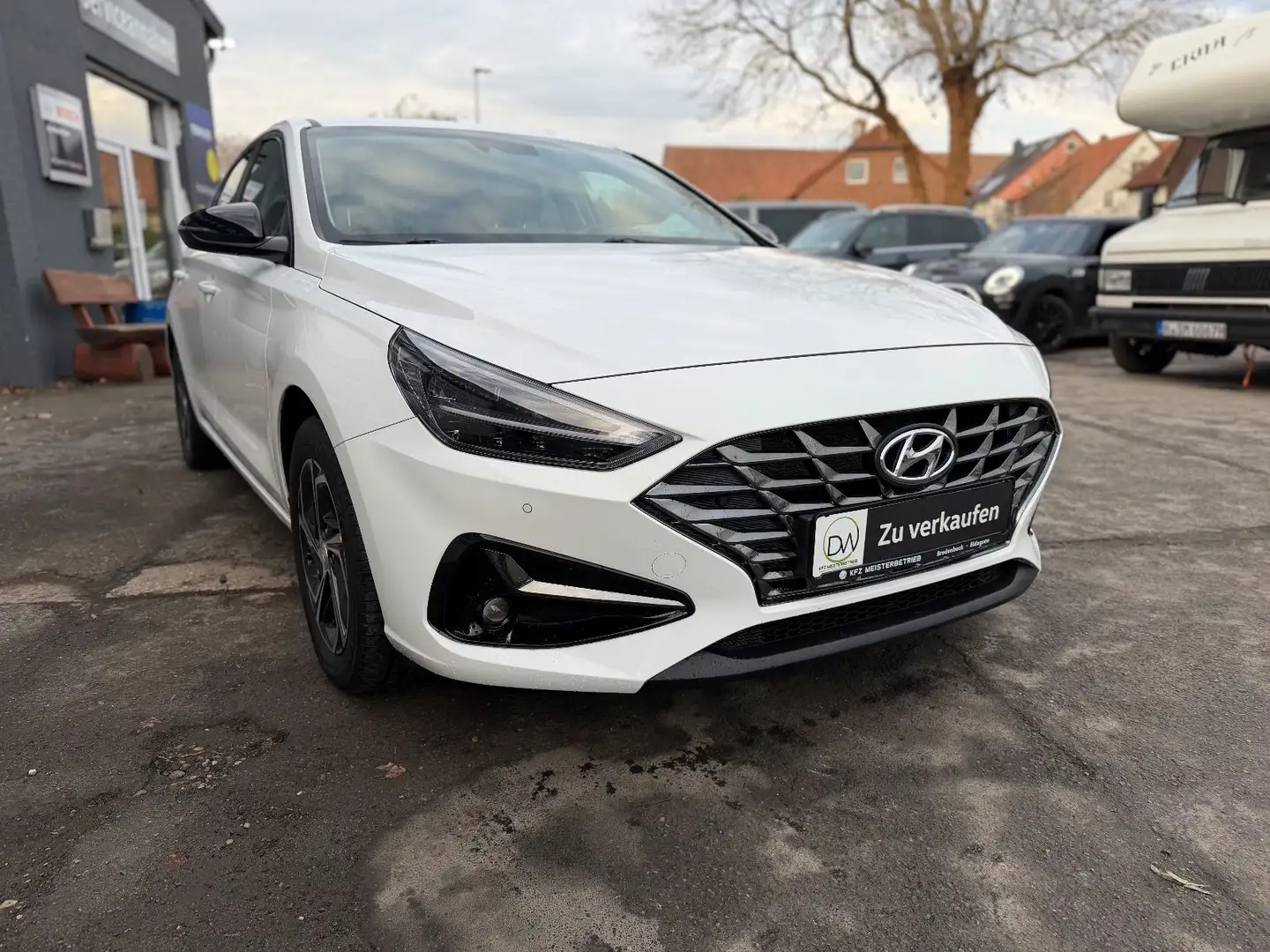 Hyundai i30 Intro Edition Service Neu TOP ! Weiß - 1