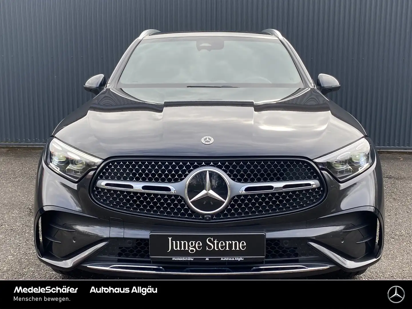 Mercedes-Benz GLC 200 GLC 200 4M AMG Dist AHK DigLi Memo 360 Pan AdSou Grau - 2
