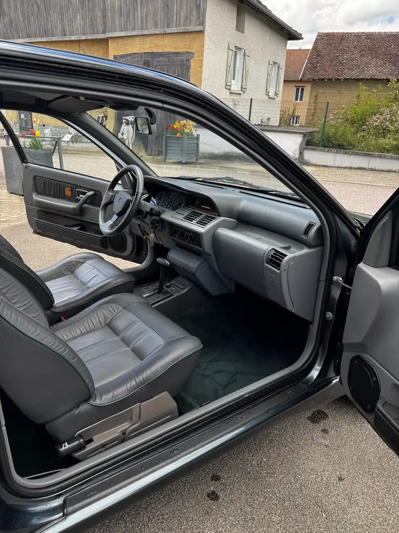 Renault Clio 1.4i Baccara A - 2