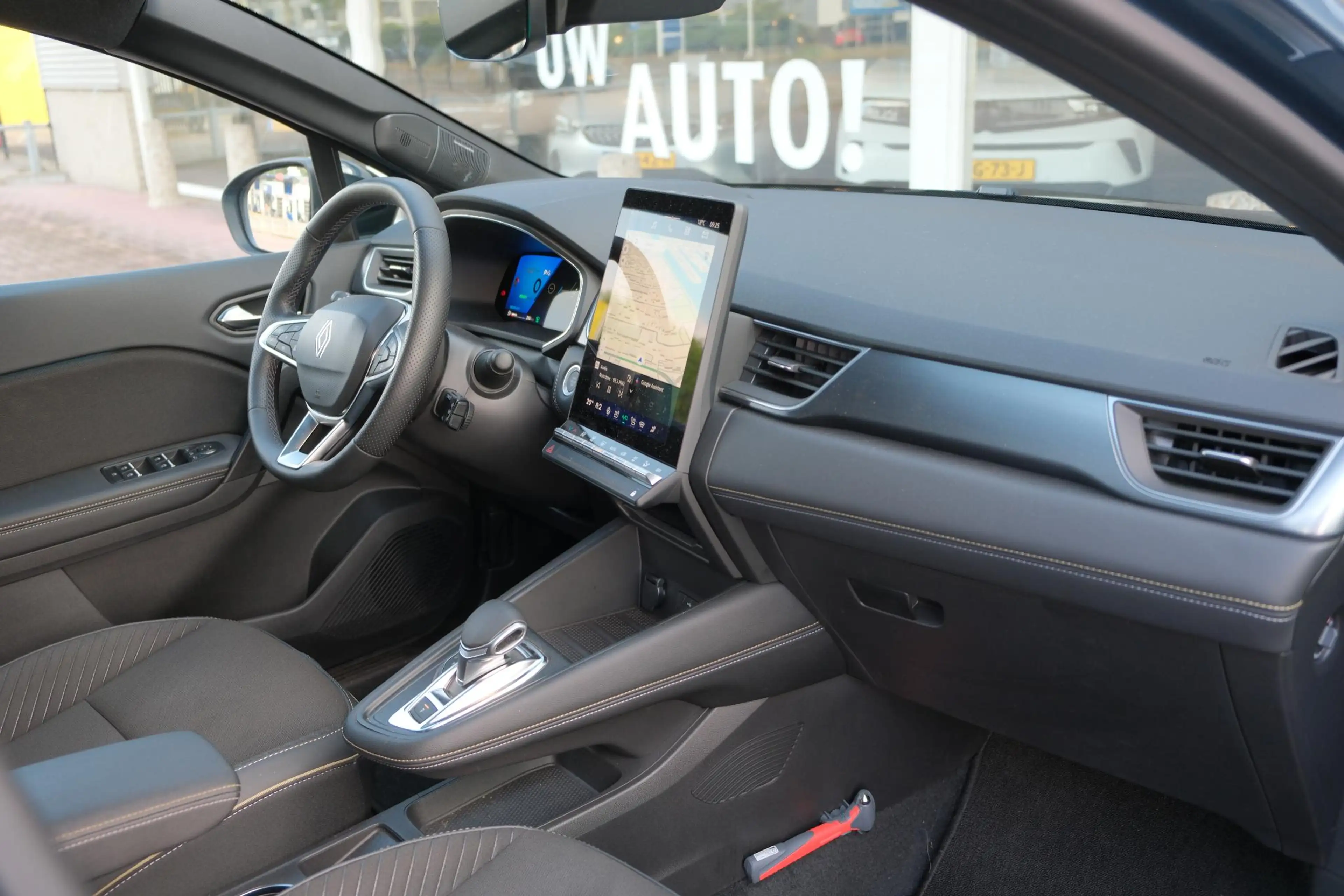 Renault Symbioz 1.6 E-Tech full hybrid 145pk iconic | Solarbay Pan — photo 8