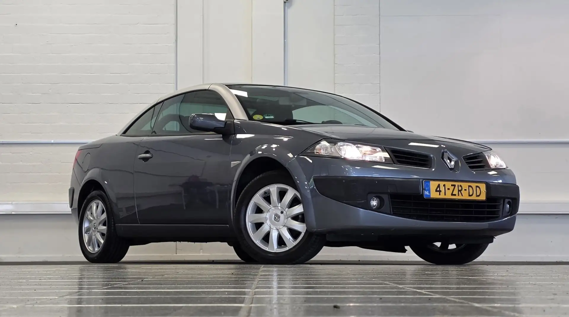 Renault Megane Coupé-Cabriolet 1.6i 16V Tech Line Lerenbekleding Blauw - 2