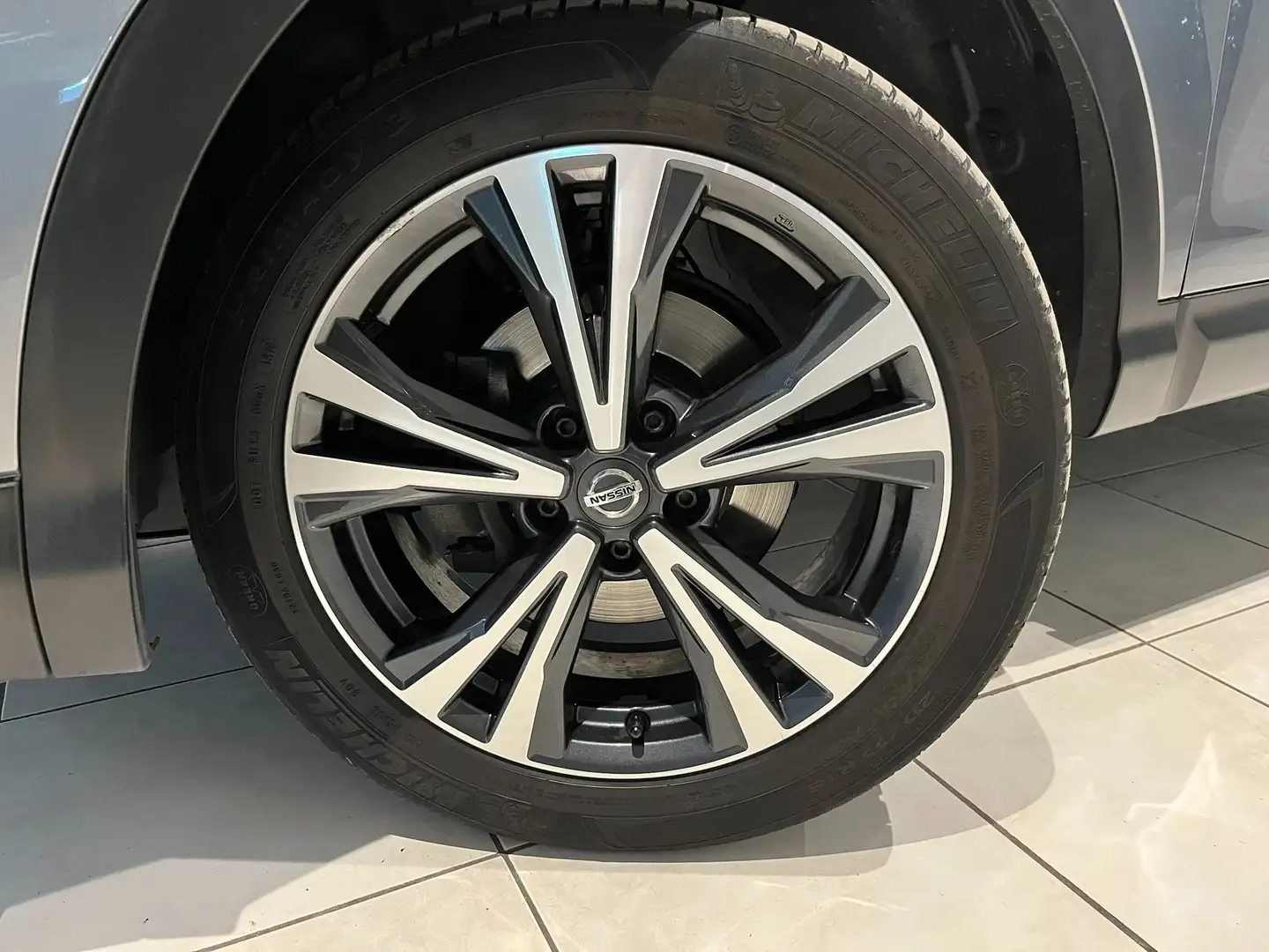 Nissan Qashqai 1.5dCi 115cv N-Connecta Clim/Navi/Cruise/Carplay Grijs - 2