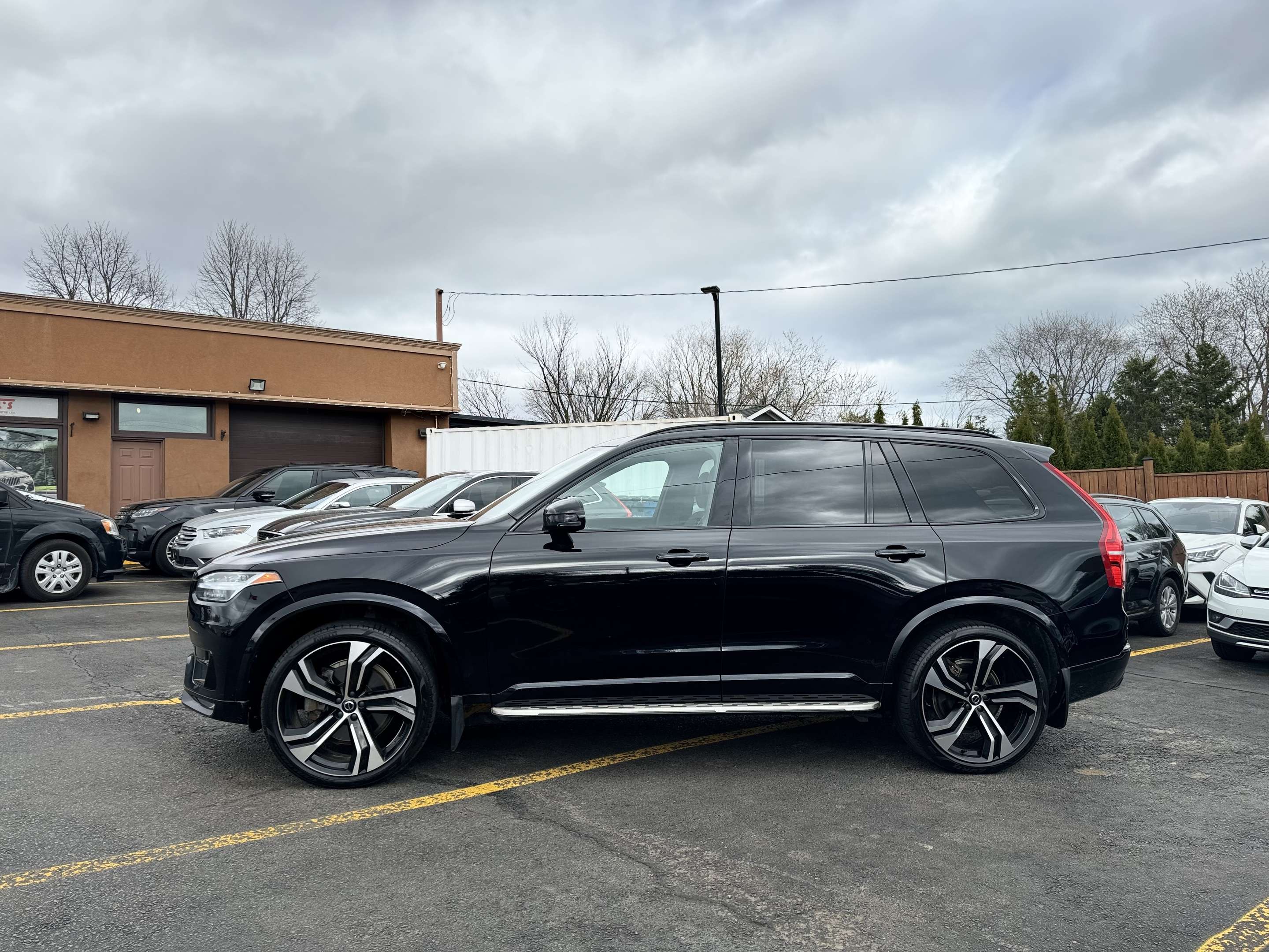 2021 Volvo XC90 T6 AWD R-Design 7-Seater thumb 8