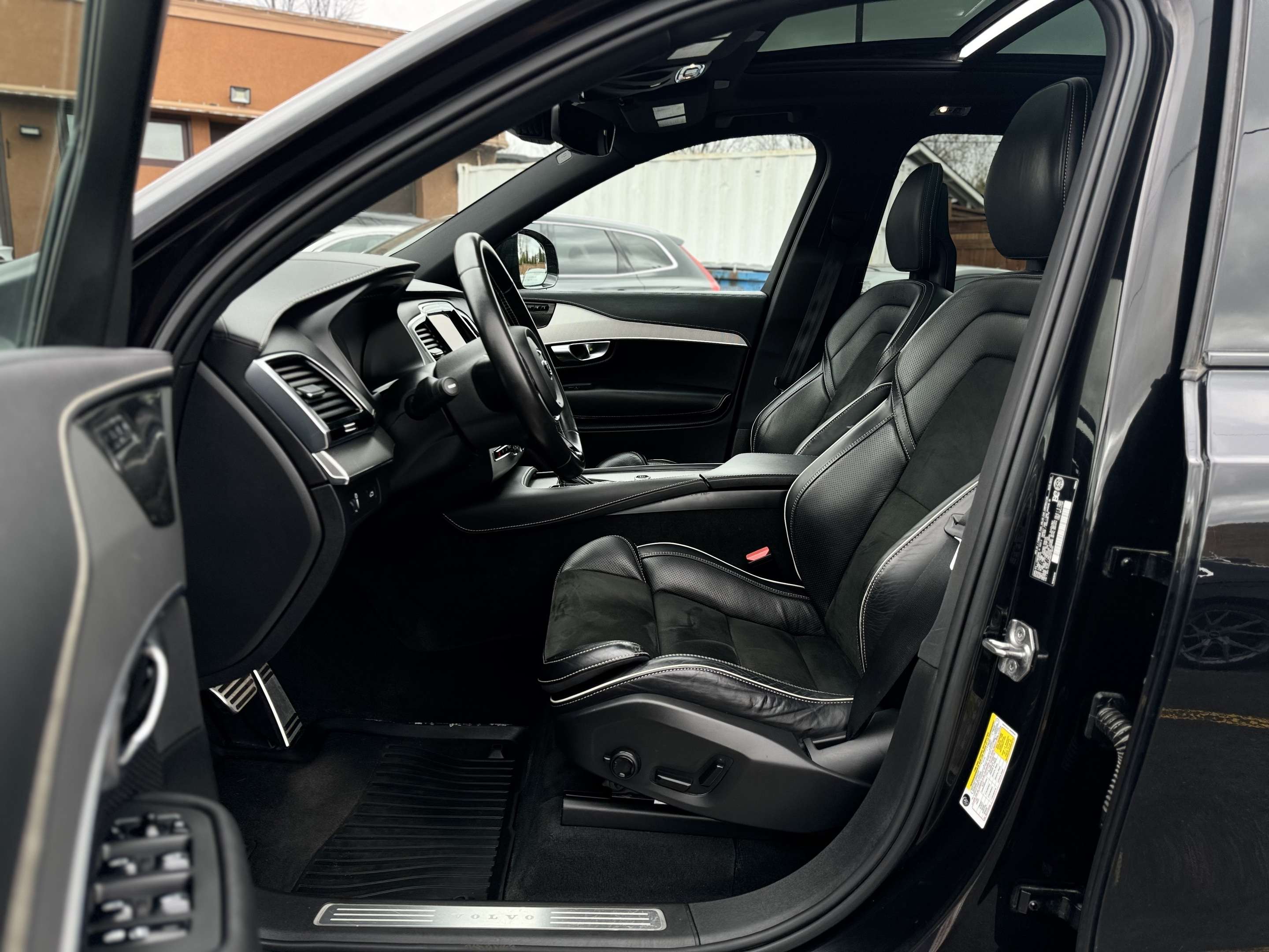 2021 Volvo XC90 T6 AWD R-Design 7-Seater thumb 31