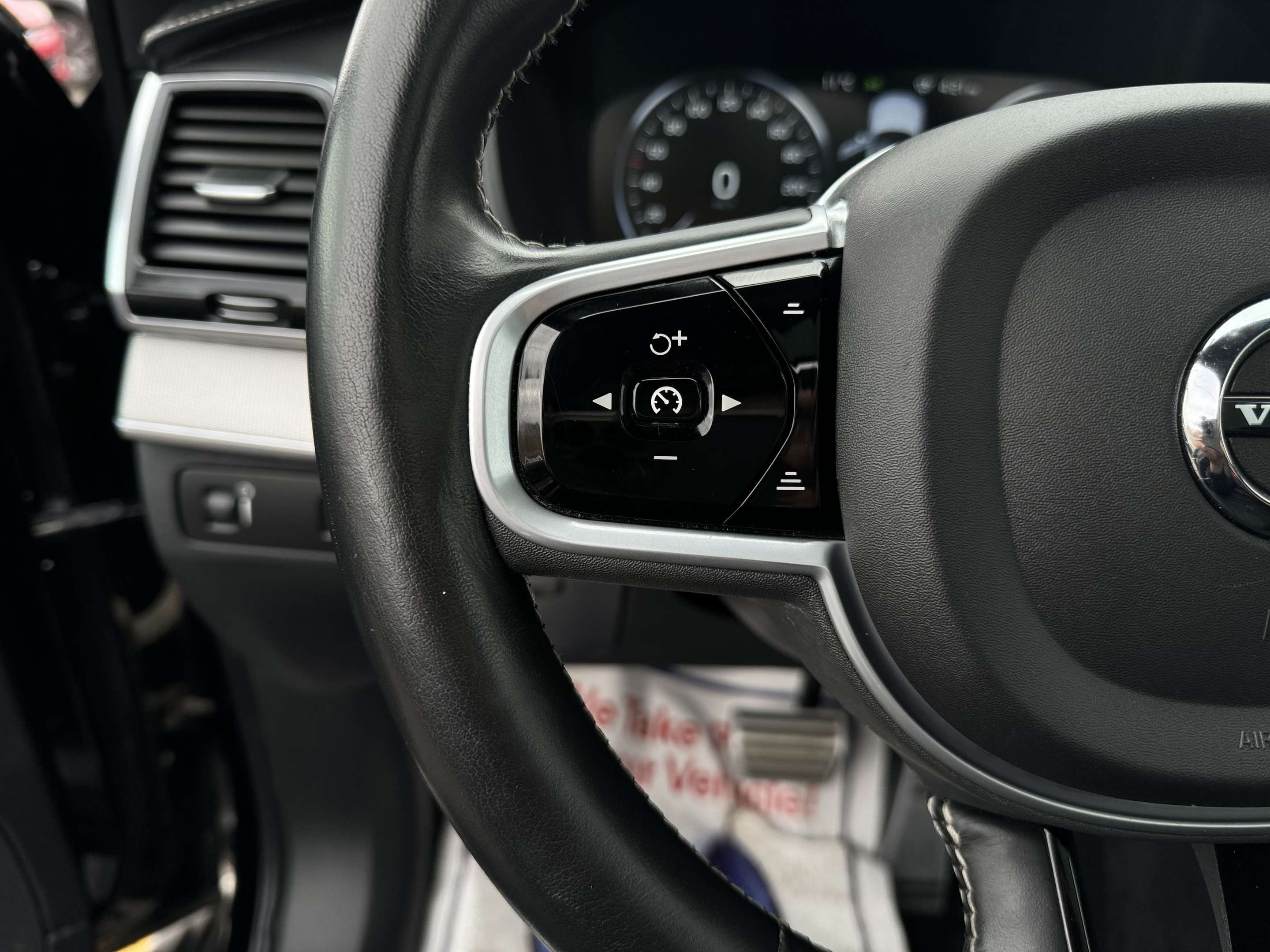 2021 Volvo XC90 T6 AWD R-Design 7-Seater thumb 35