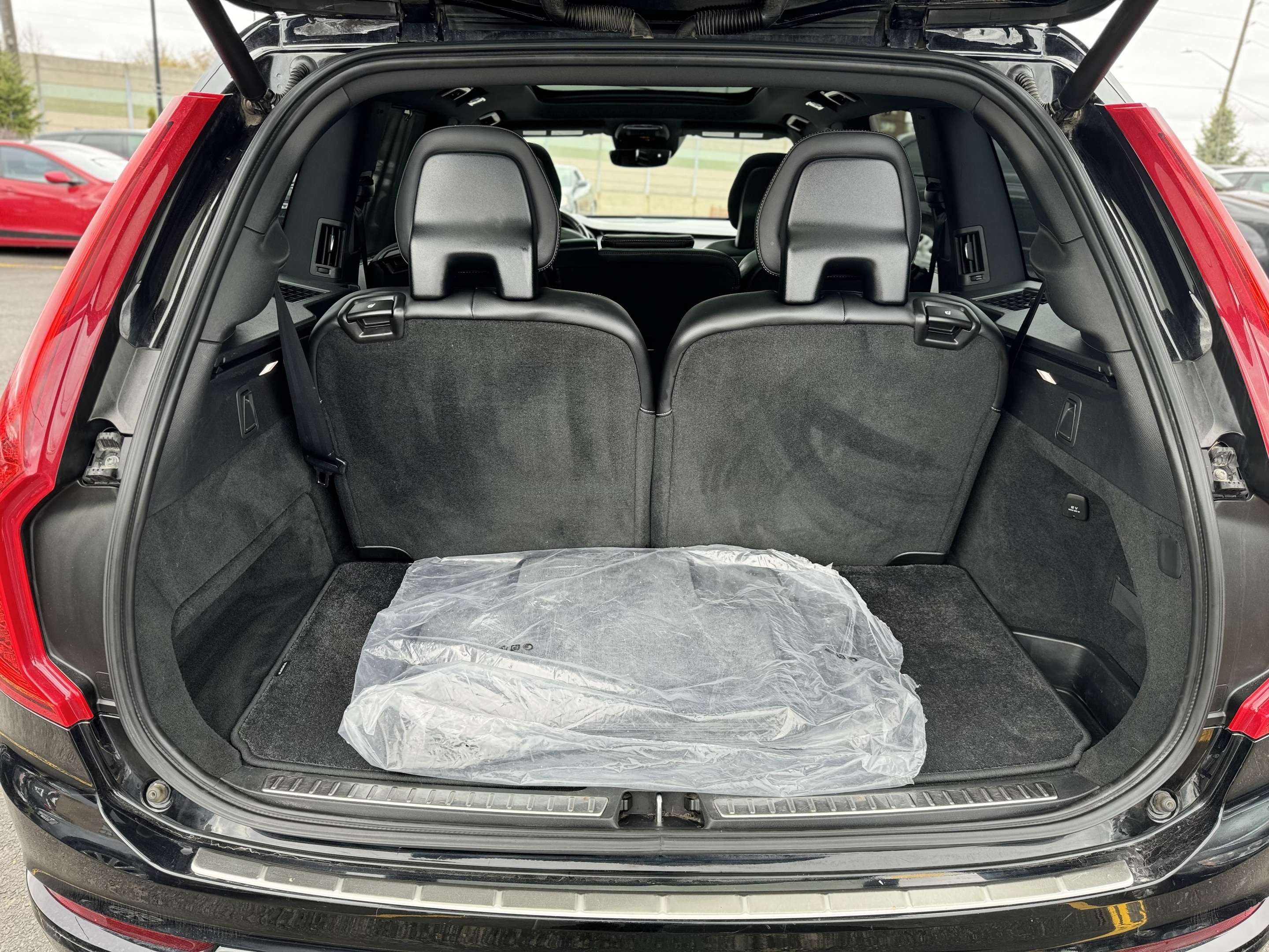 2021 Volvo XC90 T6 AWD R-Design 7-Seater thumb 13