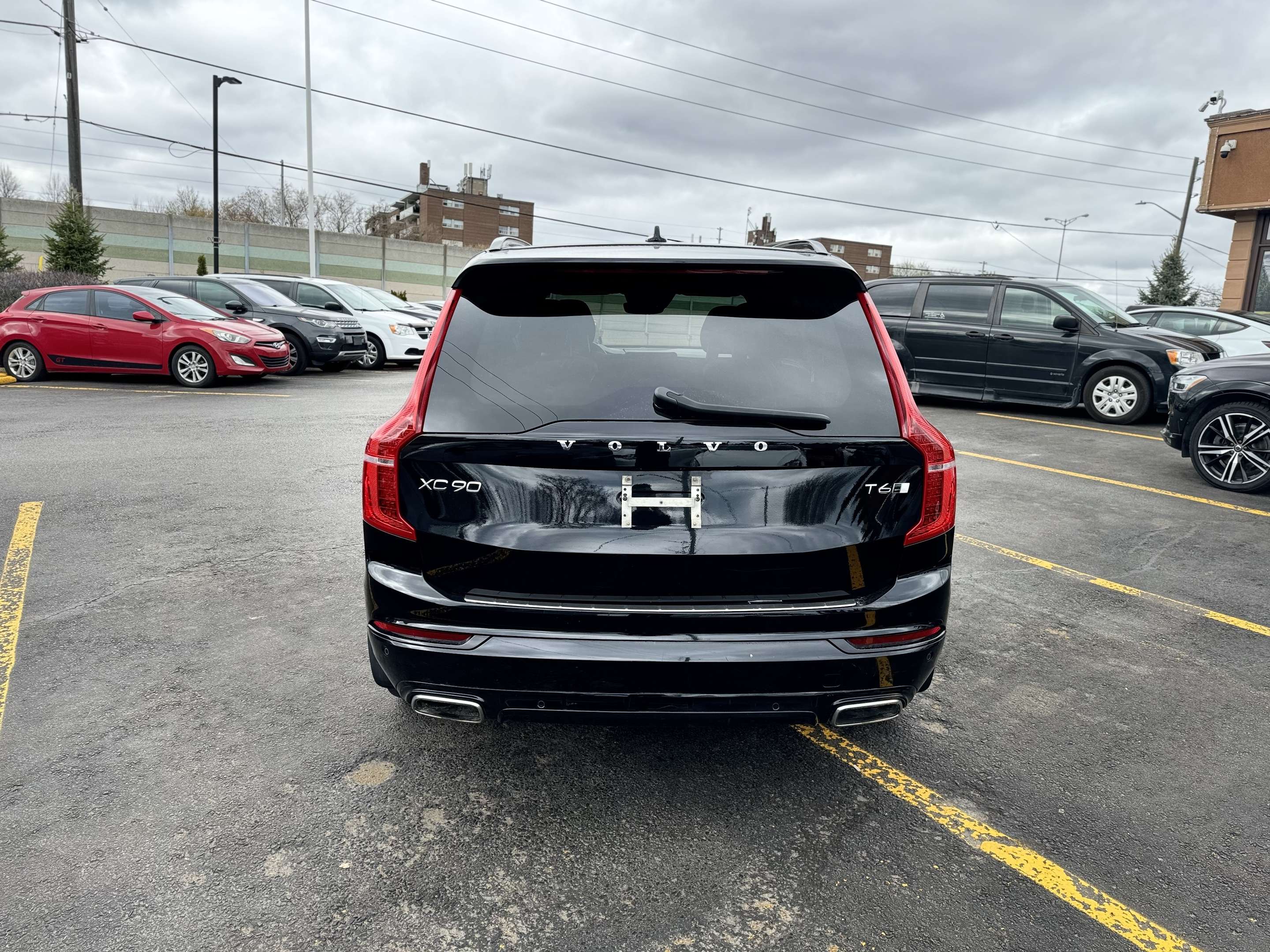 2021 Volvo XC90 T6 AWD R-Design 7-Seater thumb 6
