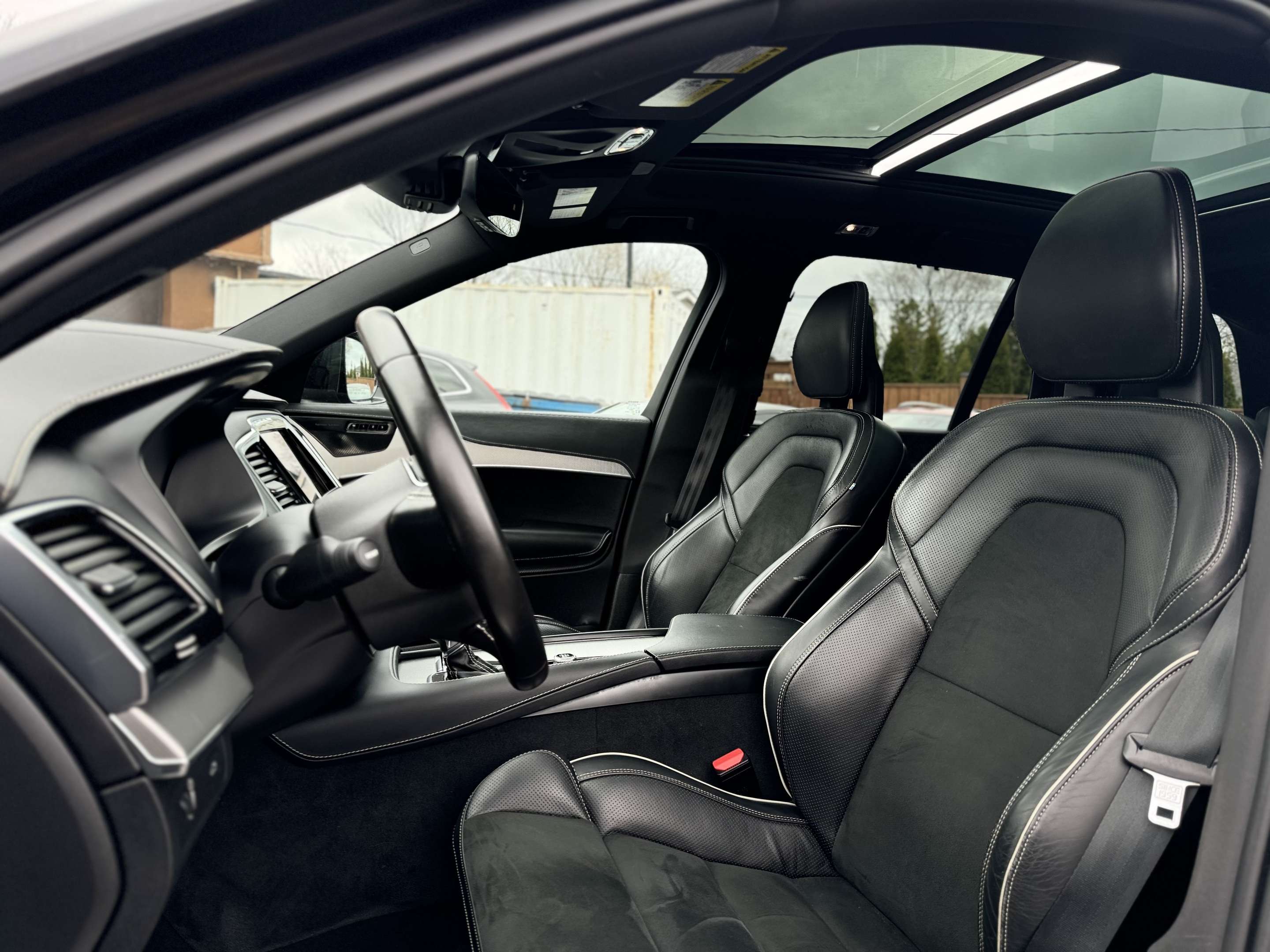 2021 Volvo XC90 T6 AWD R-Design 7-Seater thumb 34