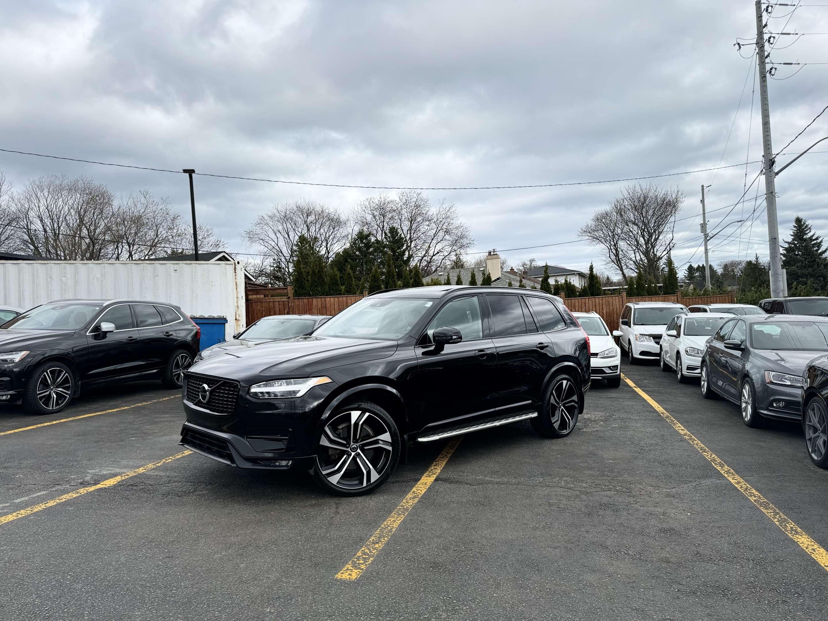 2021 Volvo XC90 T6 AWD R-Design 7-Seater alt 2