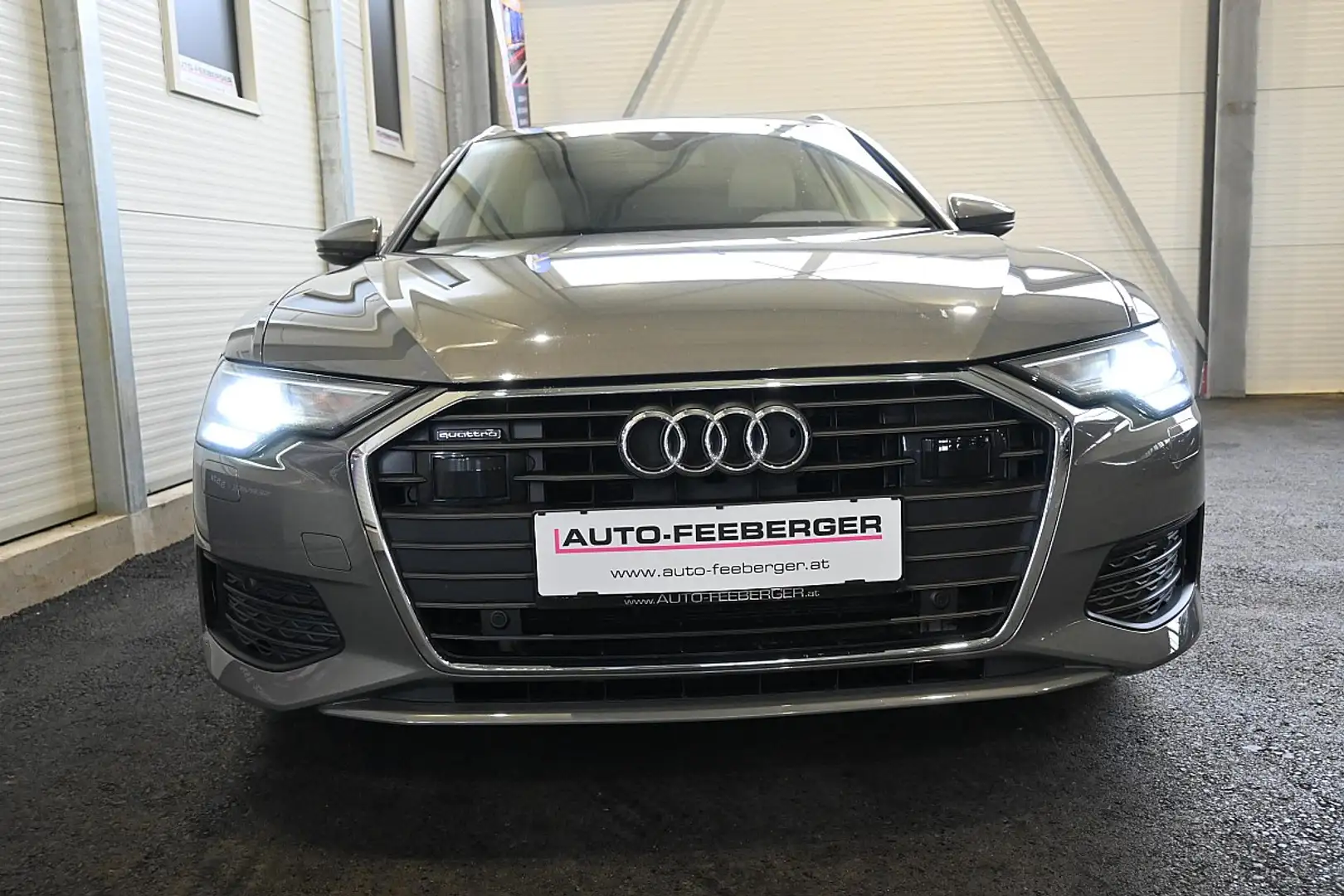 Audi A6 Avant 45 TDI quattro S-tronic,AHK,Leder,Navi,Ka... Grau - 2