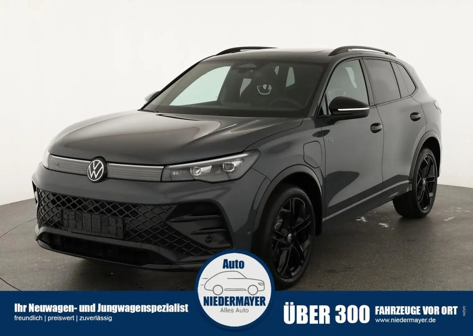 Volkswagen Tiguan 1.5 eHybrid R-LINE Black, Pano, 20-Zoll, AHK, Area Grau - 1