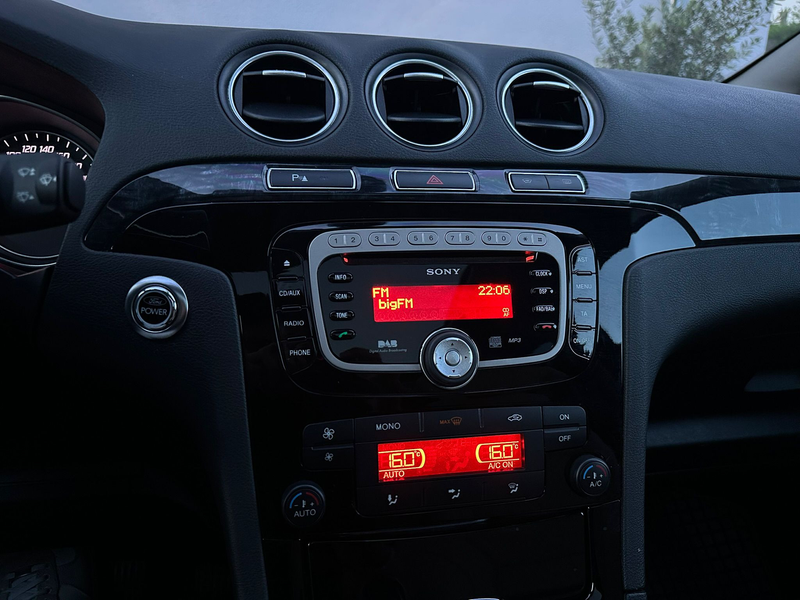 Ford S-Max Titanium *AUTOMATIK*AHK*PANO*TEMP*PDC*SHZ — photo 18