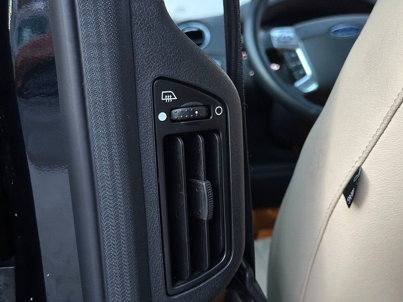 Ford S-Max Titanium *AUTOMATIK*AHK*PANO*TEMP*PDC*SHZ — photo 25