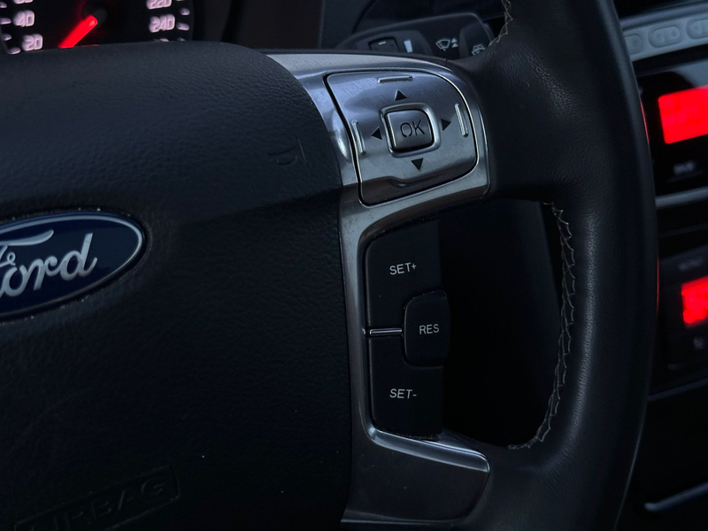Ford S-Max Titanium *AUTOMATIK*AHK*PANO*TEMP*PDC*SHZ — photo 24