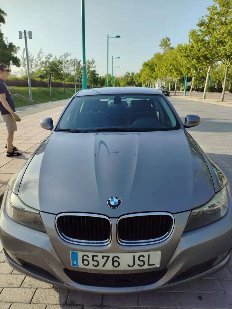 BMW 318 318d Gris - 1