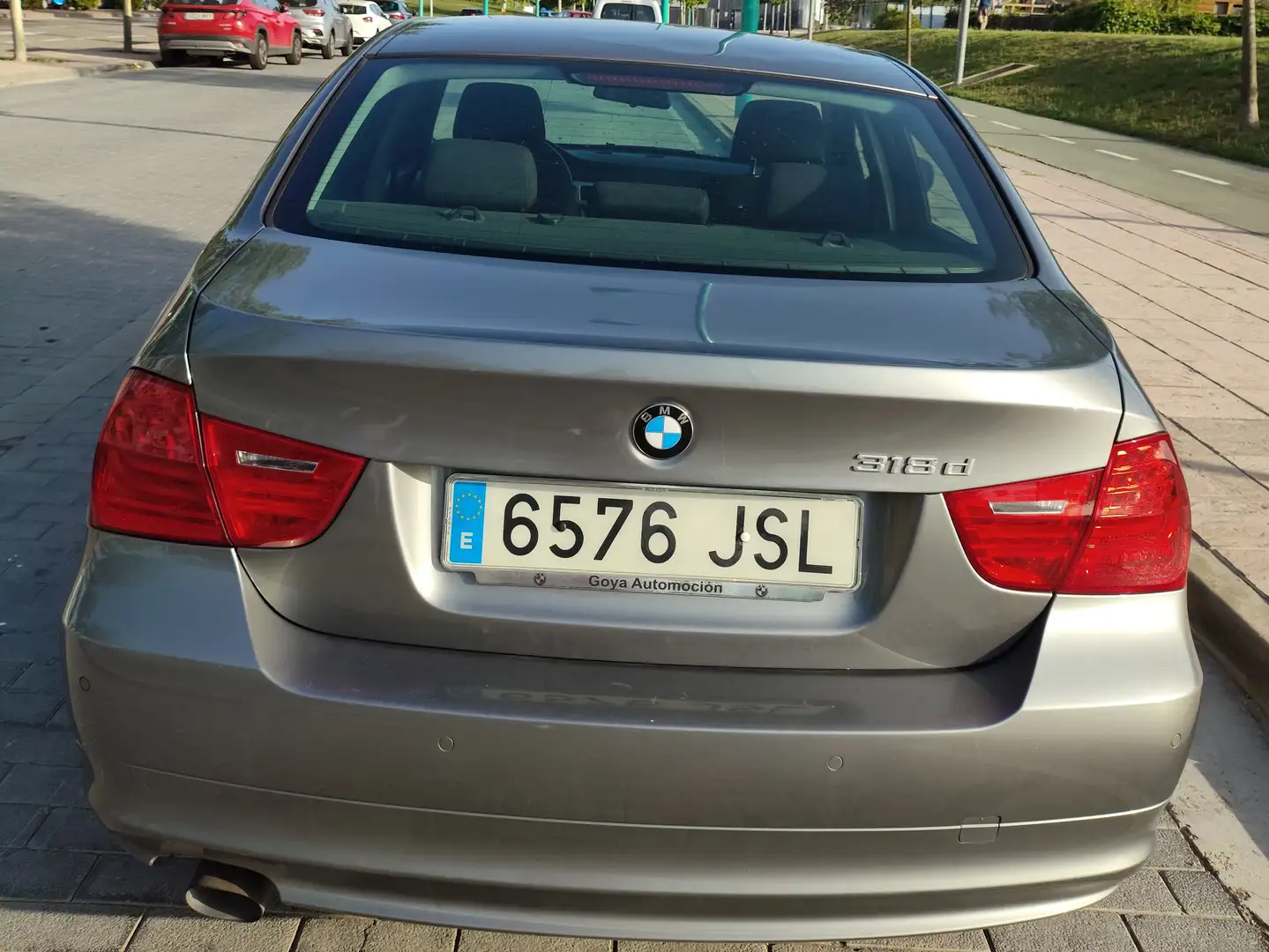 BMW 318 318d Gris - 2