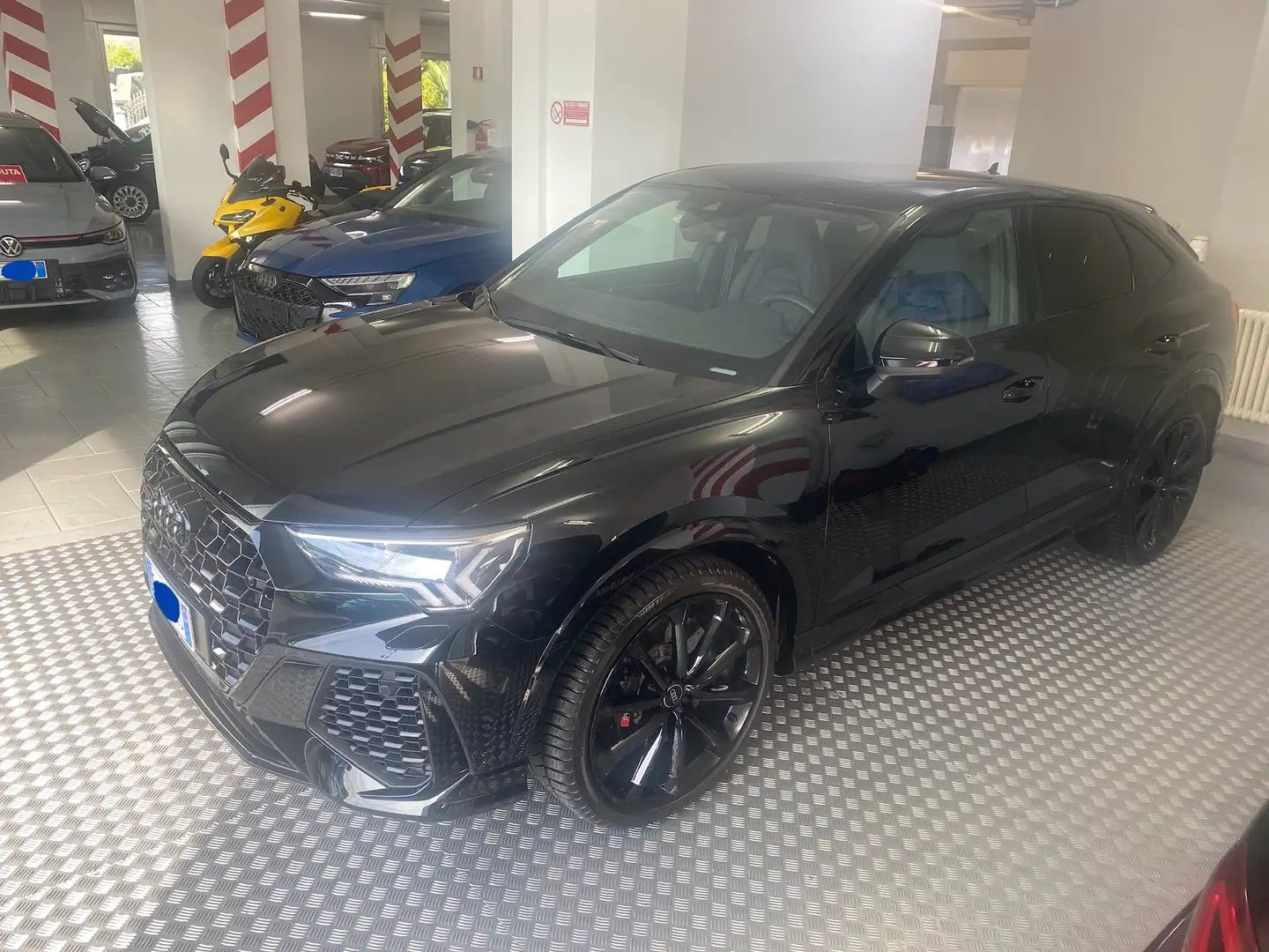 Audi RS Q3 Sportback 2.5 quattro S-Tronic Performance pack Schwarz - 2
