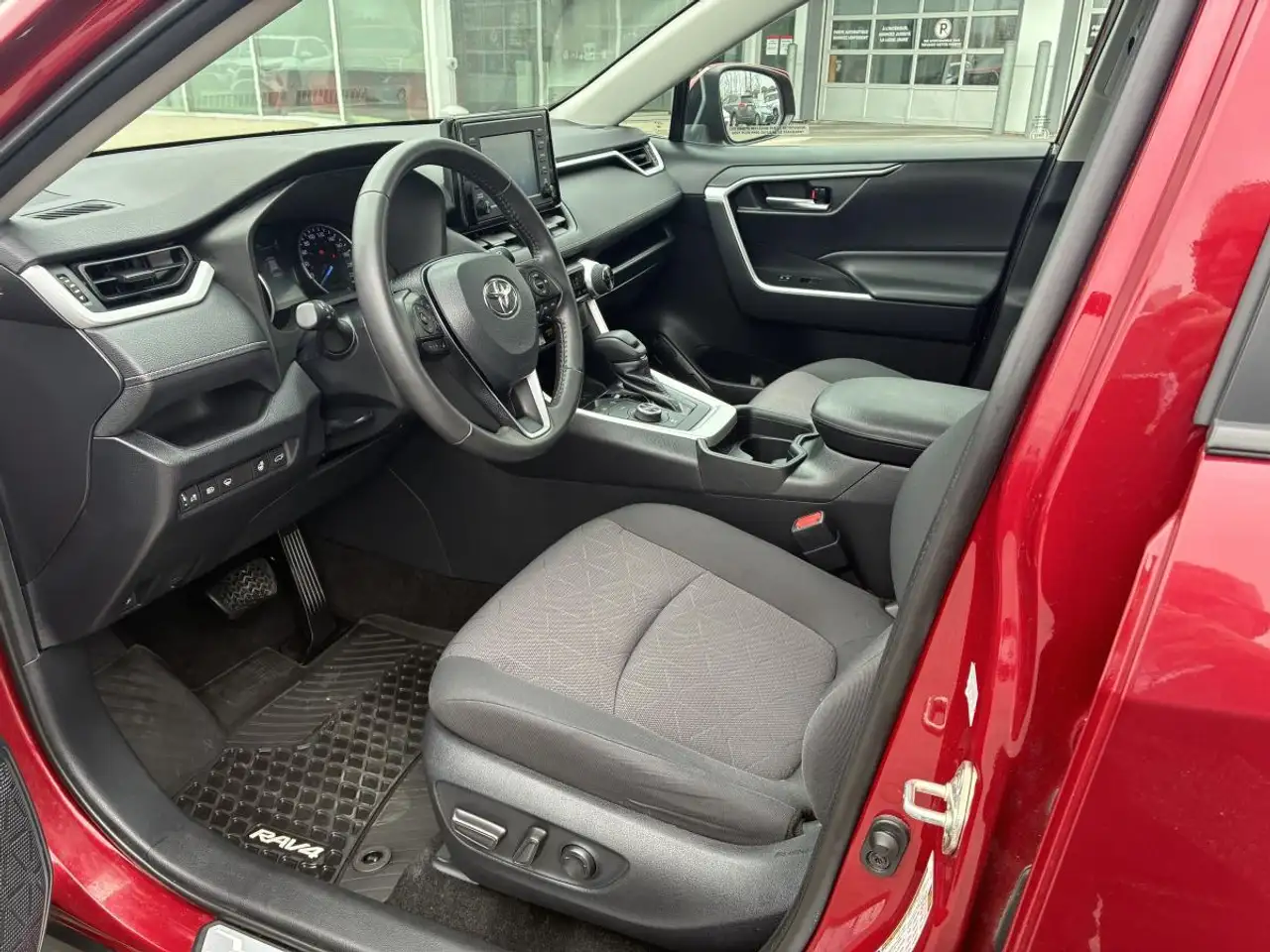 Toyota RAV 4 снимка Toyota RAV 4