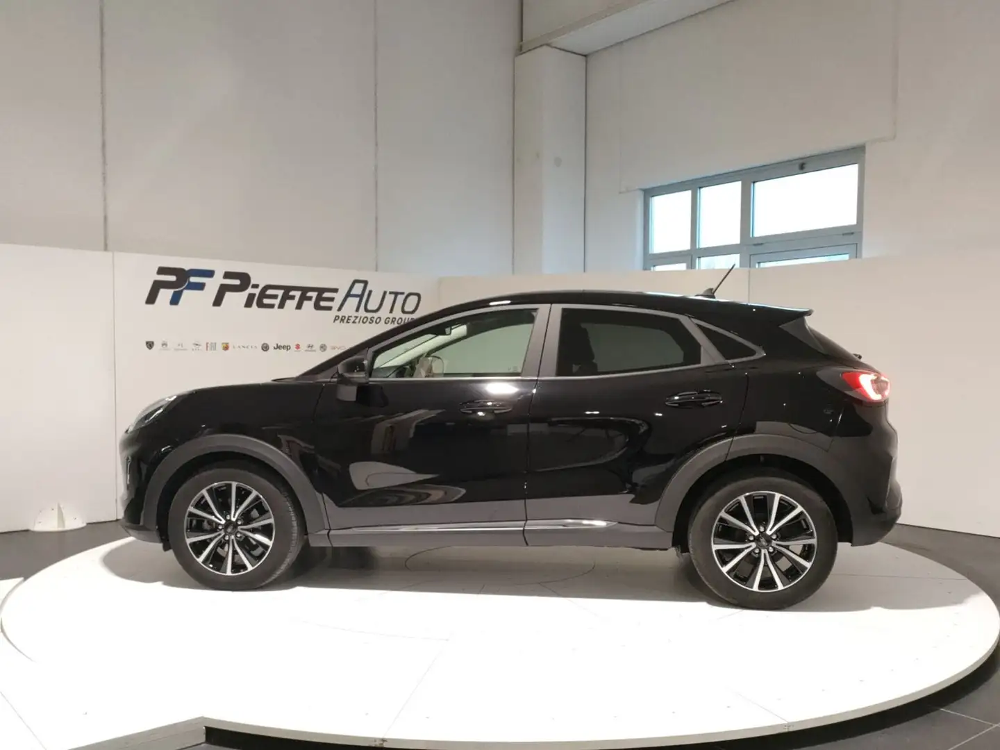 Ford Puma (2019) - Puma 1.0 EcoBoost Hybrid 125 CV S&S Titan Schwarz - 2