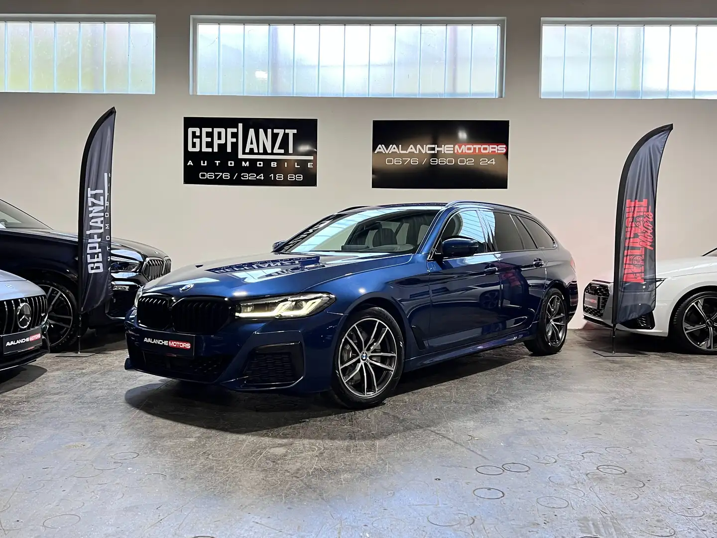 BMW 520 Touring xDrive M Sport HUD SHADOW PYTHONIC PROFESS Blau - 2