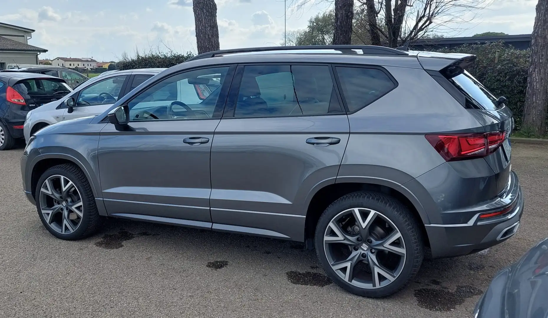 SEAT Ateca 2.0 TDI DSG FR Grau - 2