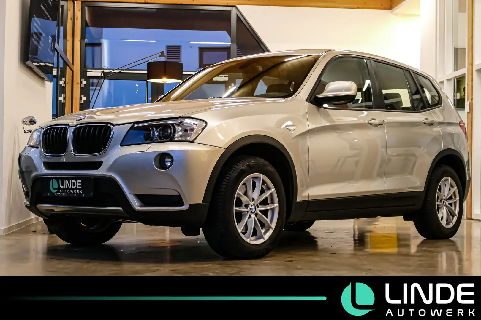 BMW X3 20i XD |BI-XENON|HUD|SHZ|TEMPO|DSR|PDC Silber - 1