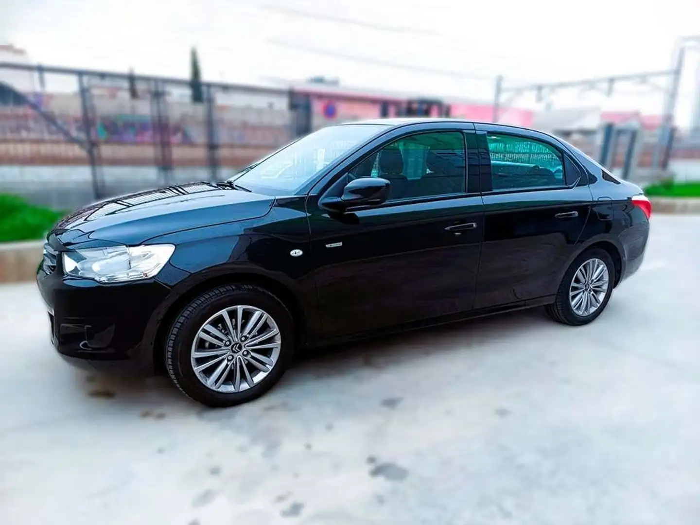 Citroen C-Elysée 1.2 PureTech Exclusive 82 Negro - 2