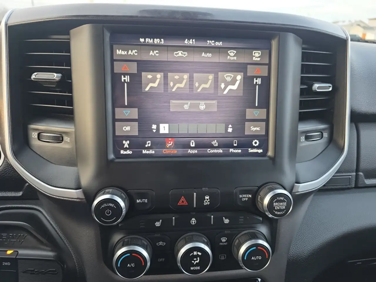 RAM 2500 снимка RAM 2500