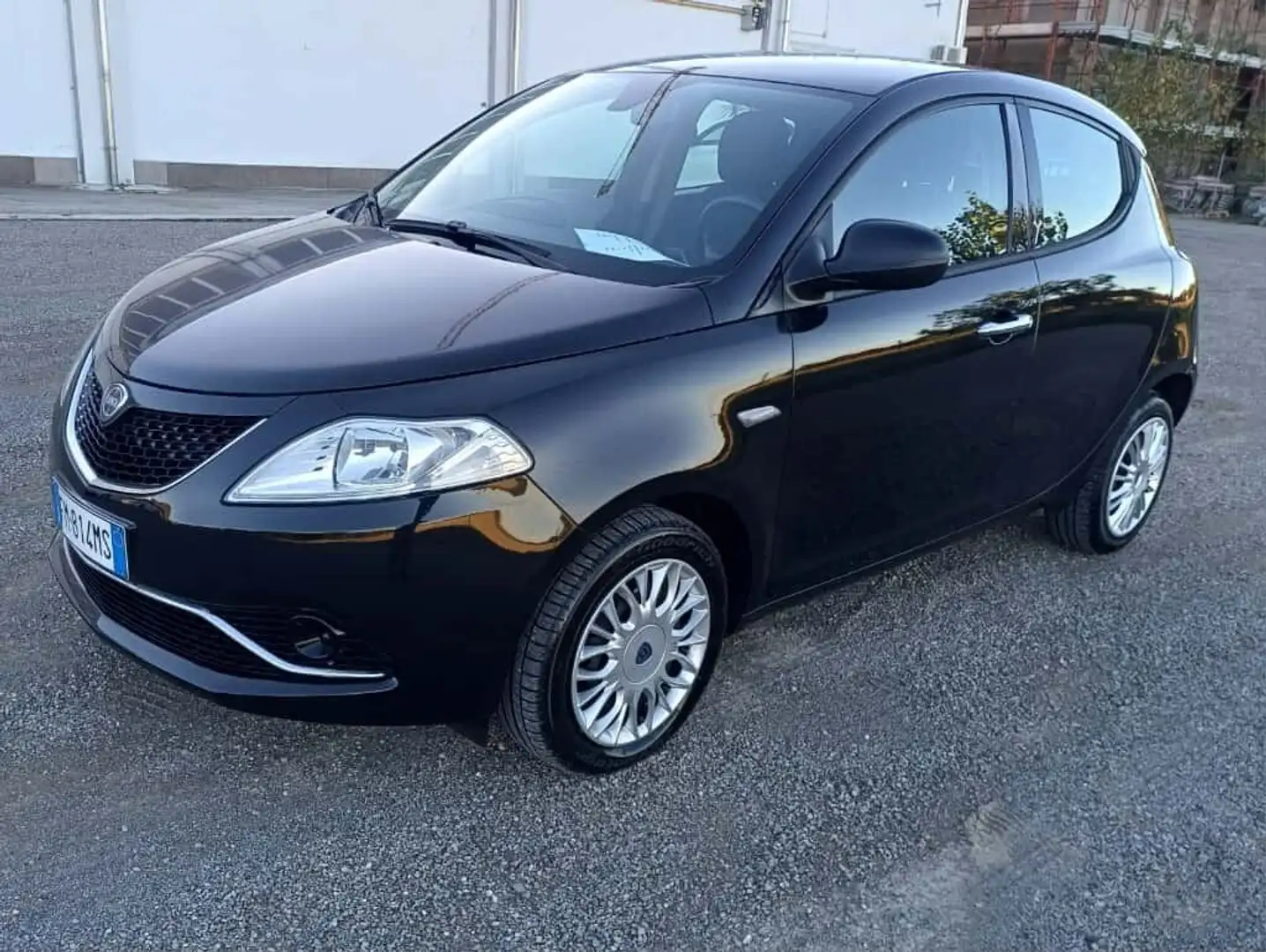 Lancia Ypsilon Ypsilon III 2015 1.2 Platinum 69cv Nero - 2