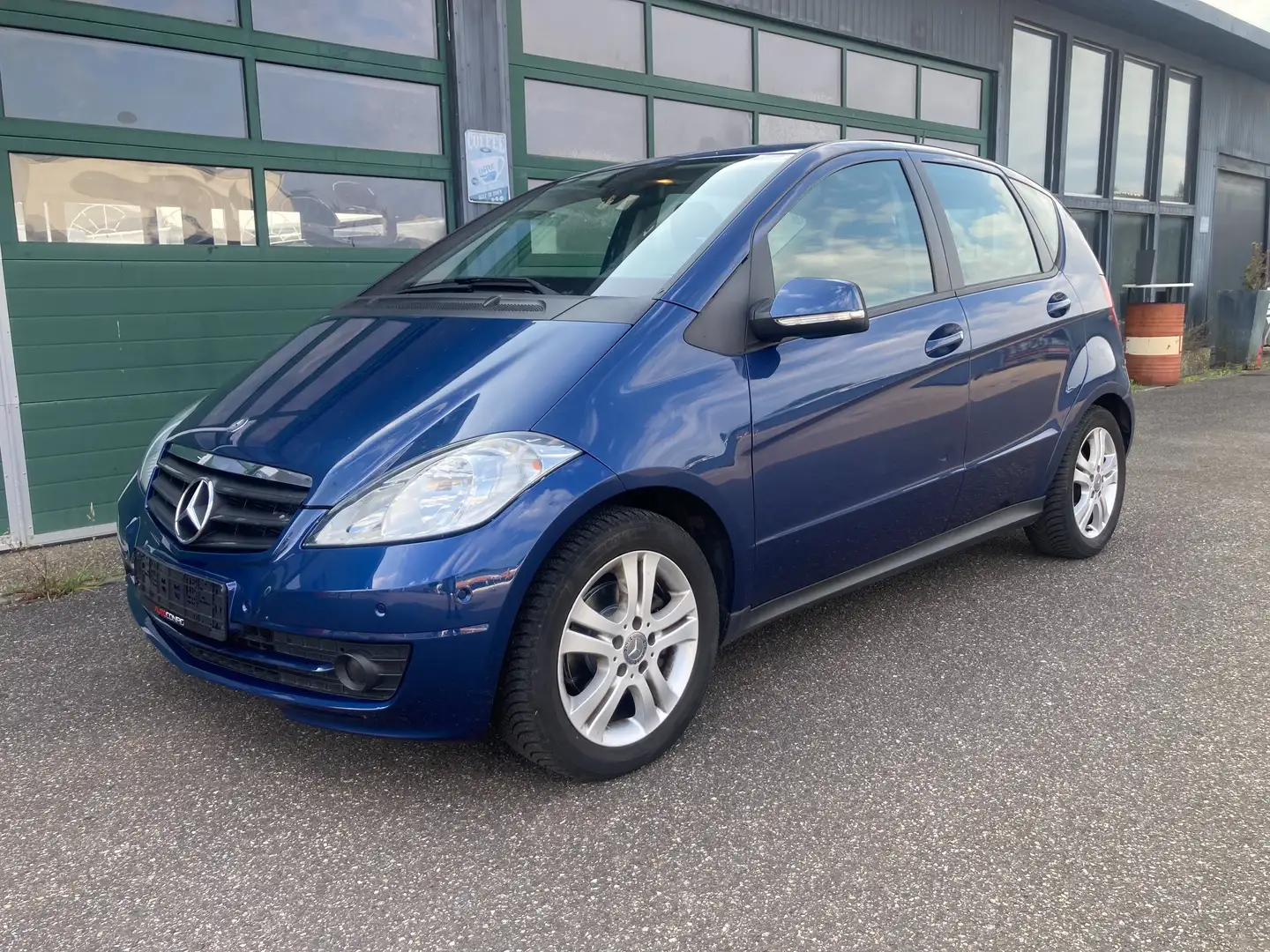 Mercedes-Benz A 170 Automatik PDC Navi Sitzheizung Bluetooth Scheckh. Blauw - 2