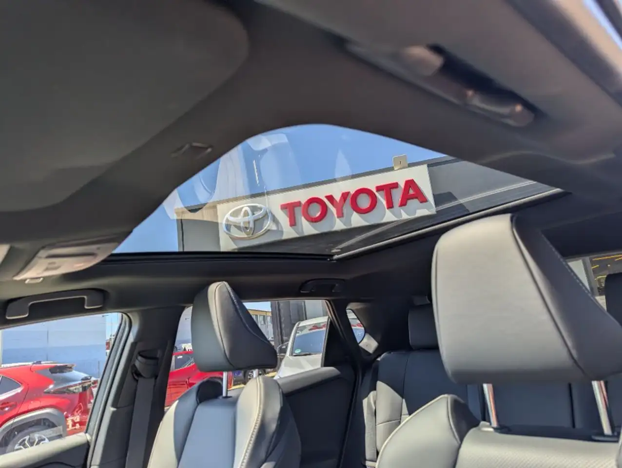 Toyota bZ4X AWD Lounge Sky & Sound-P; Vollausstattung 9