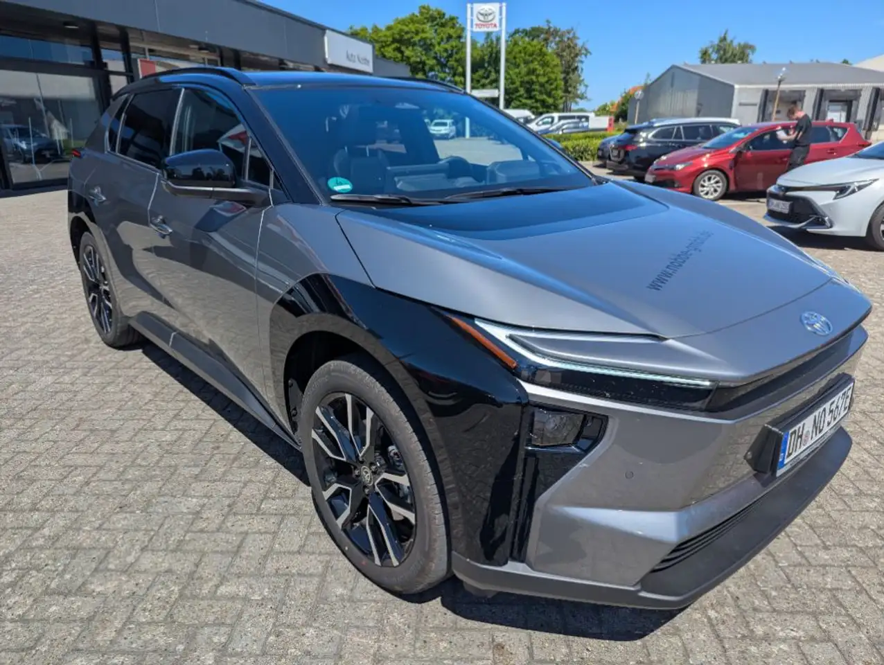 Toyota bZ4X AWD Lounge Sky & Sound-P; Vollausstattung 3