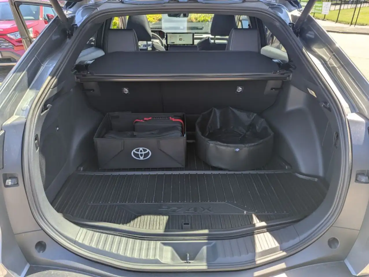Toyota bZ4X AWD Lounge Sky & Sound-P; Vollausstattung 15