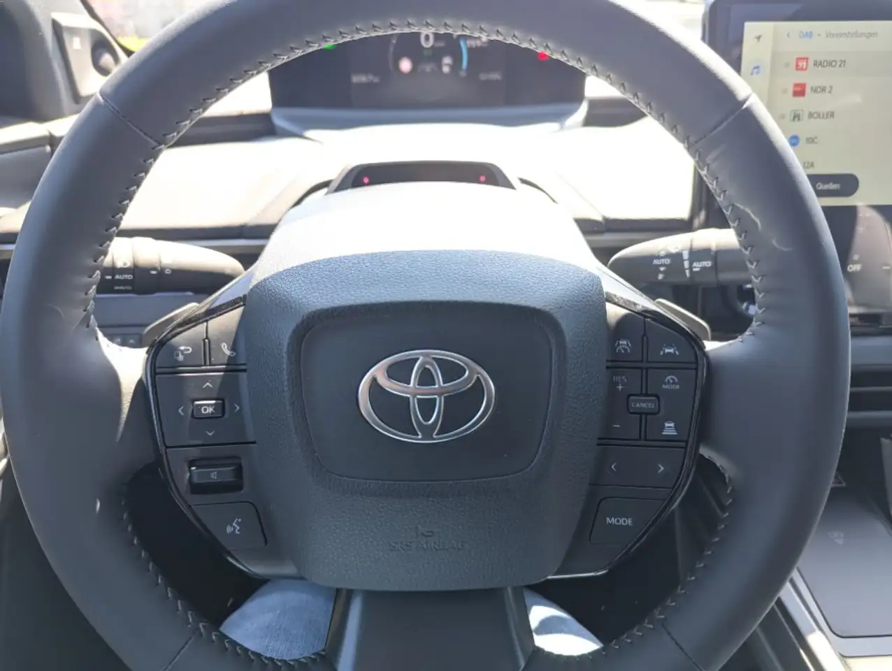 Toyota bZ4X AWD Lounge Sky & Sound-P; Vollausstattung 10