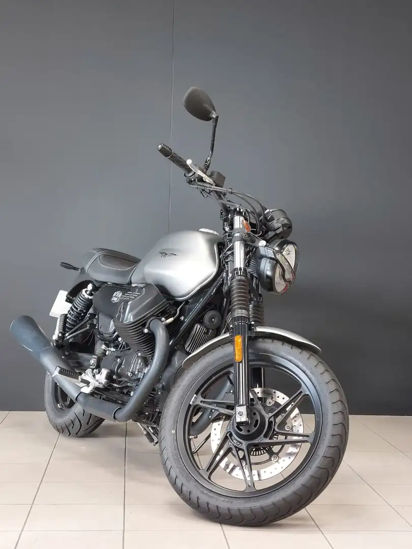 Moto Guzzi V 7 Argent - 2