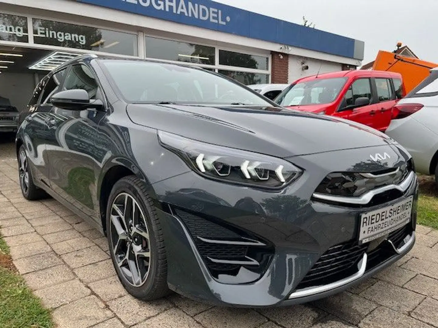Kia Ceed SW / cee'd SW Cee'd SW 1.6 Hybr. PLATINUM 7 Jahre Werksgar. Gris - 1
