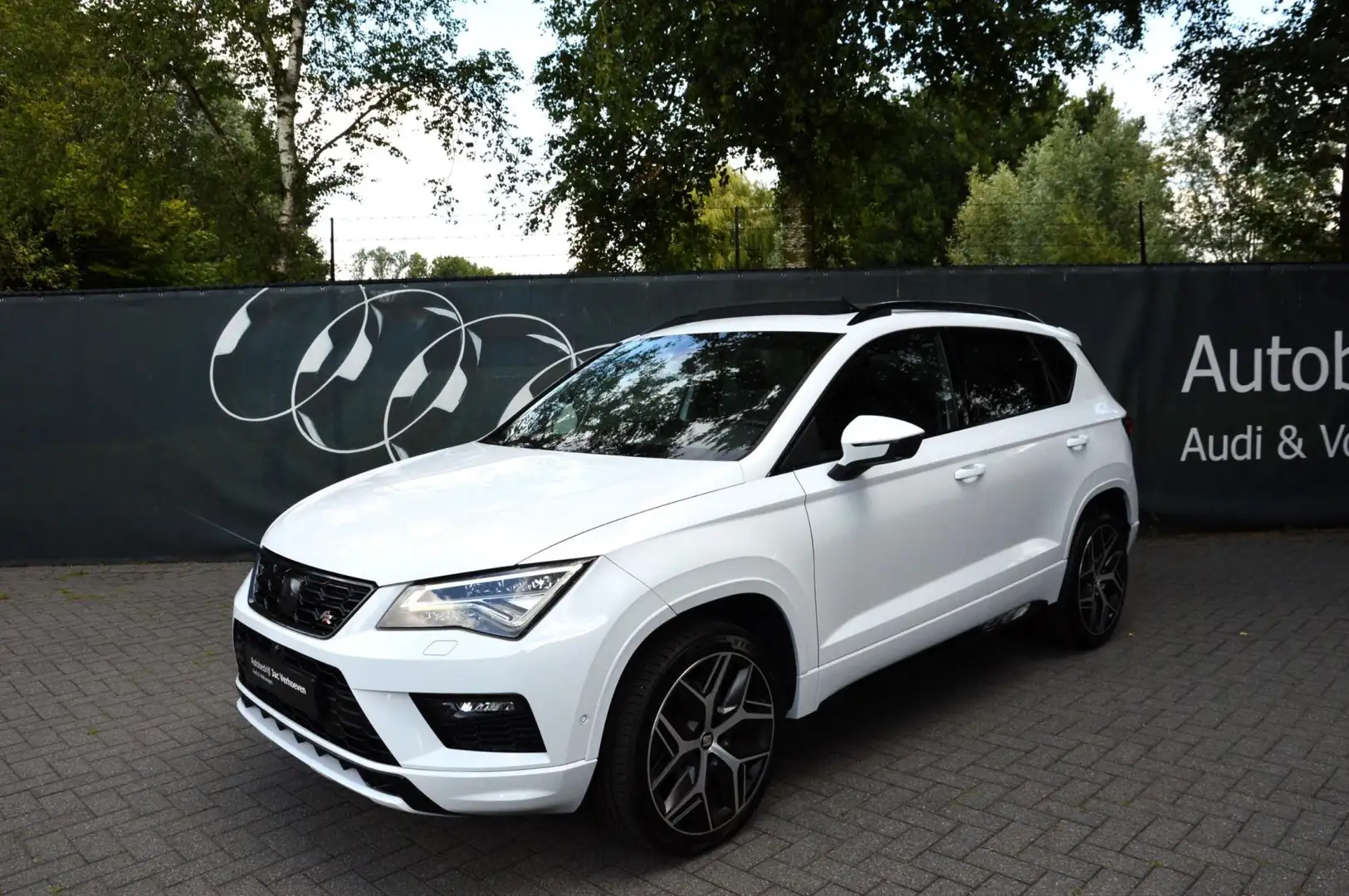 SEAT Ateca 1.5 TSI 150pk|FR|Full Options|Black Optik|Panorama Blanc - 1