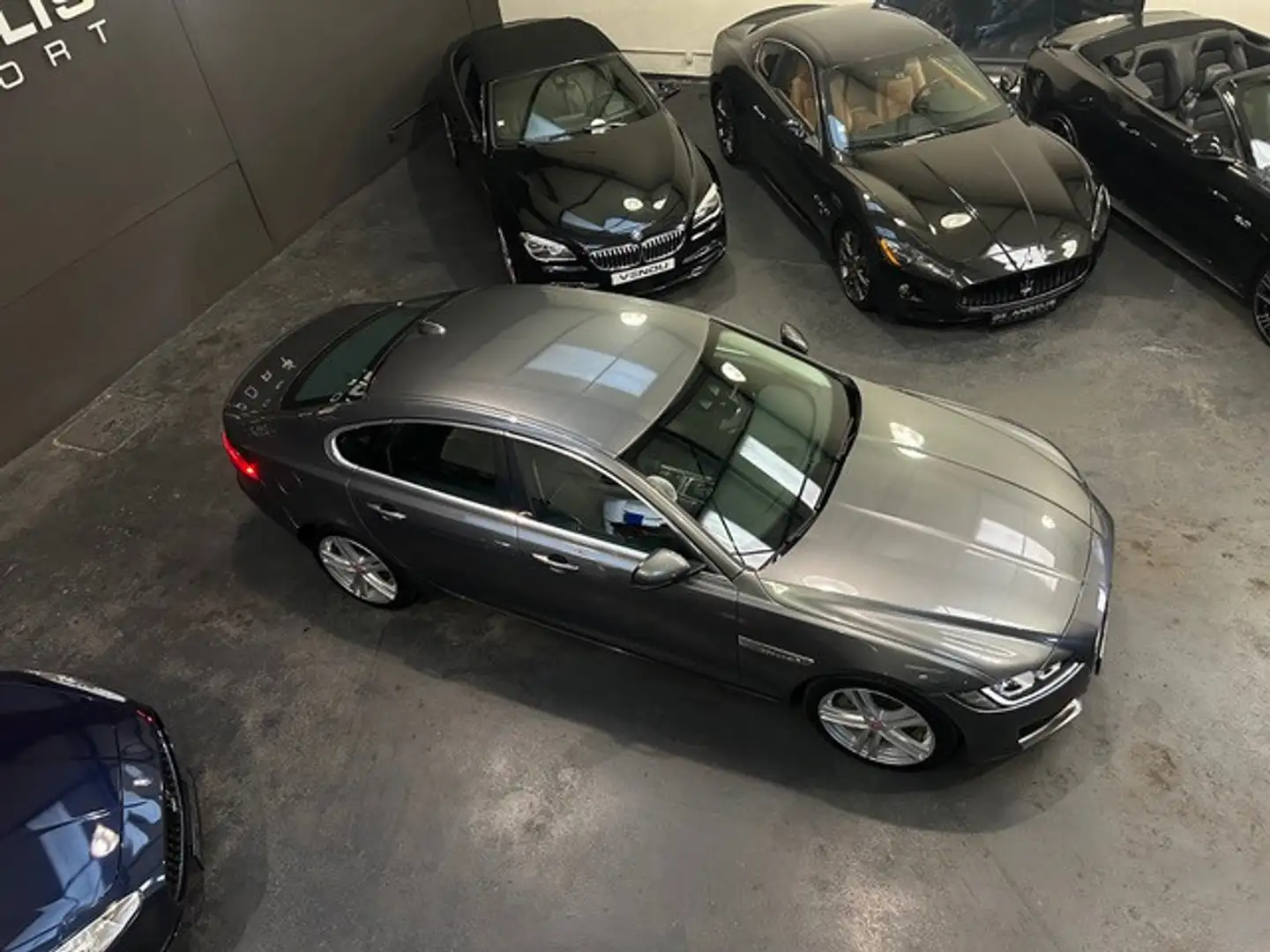 Jaguar XF Prestige Grey - 2