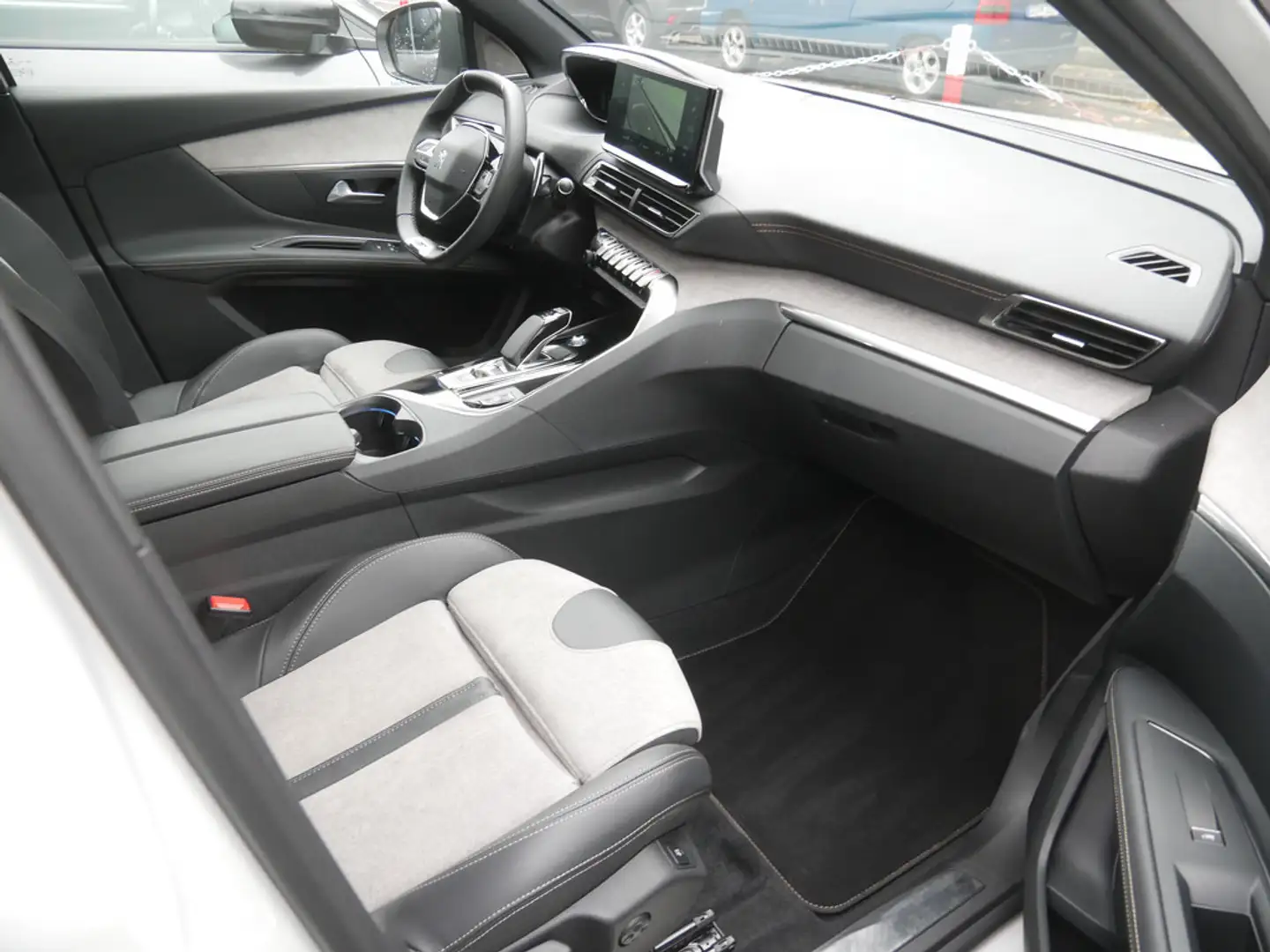 Peugeot 3008 HYBRID 225 e-EAT8 GT Pack AKTIVSITZE LED Blanc - 2