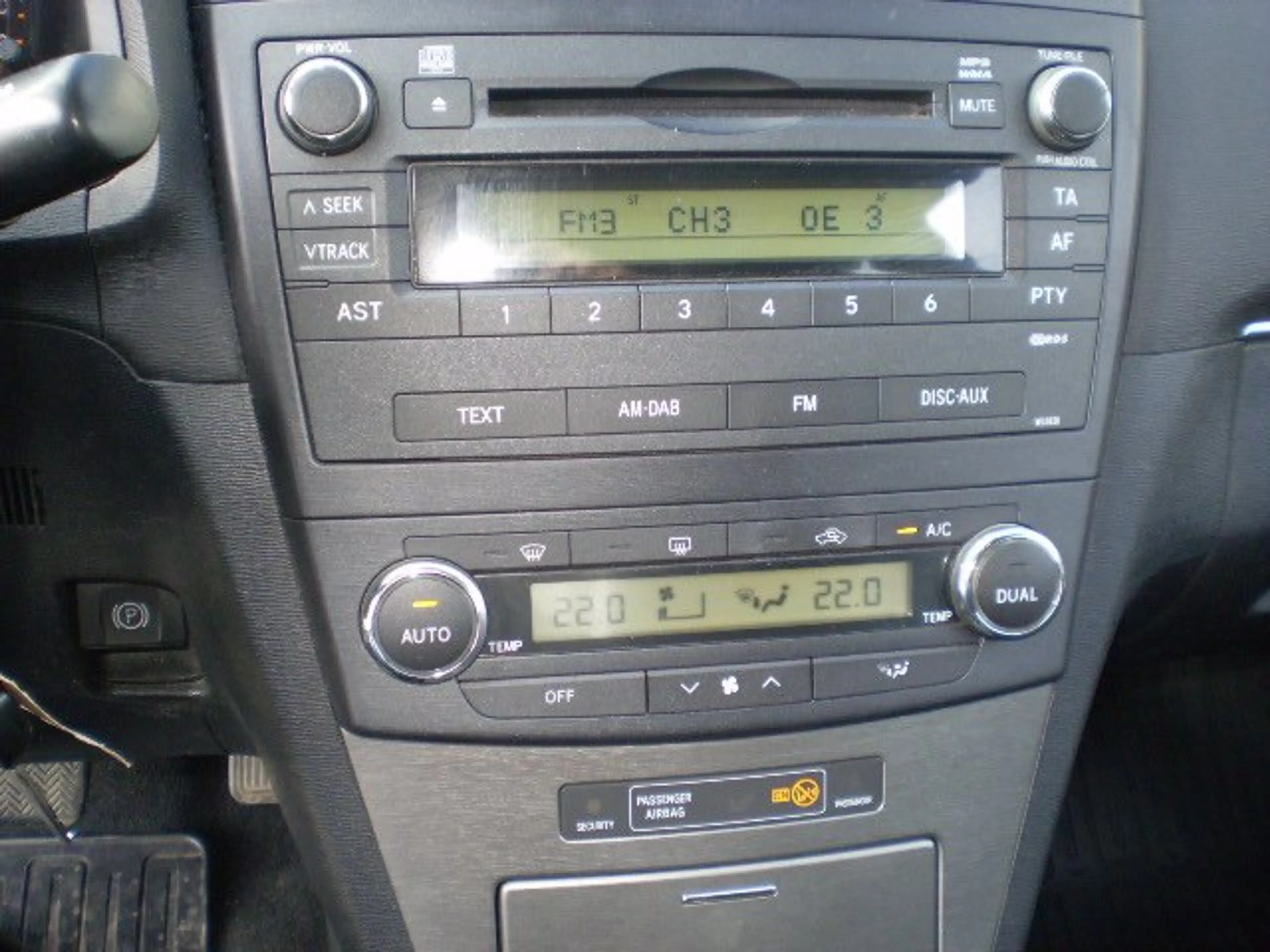 Toyota Avensis Avensis 2,2 D-4D 150 D-CAT Comfort Aut. Comfort — photo 12
