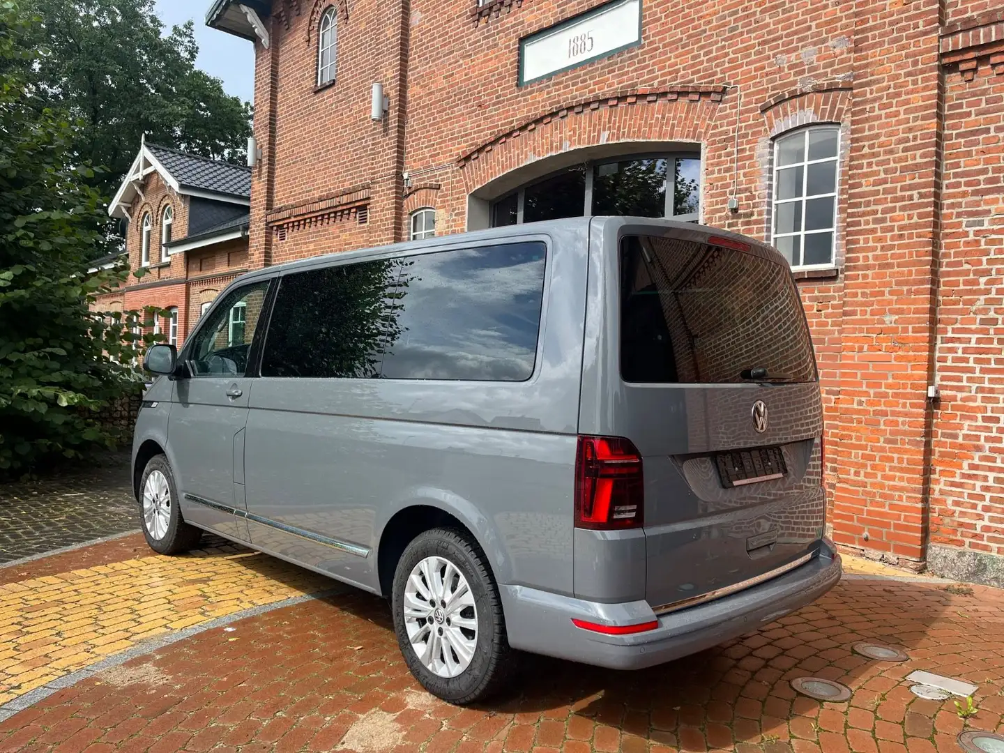 Volkswagen T6 Multivan T6.1 Multivan Generation Six DSG 1.Hand Grau - 2