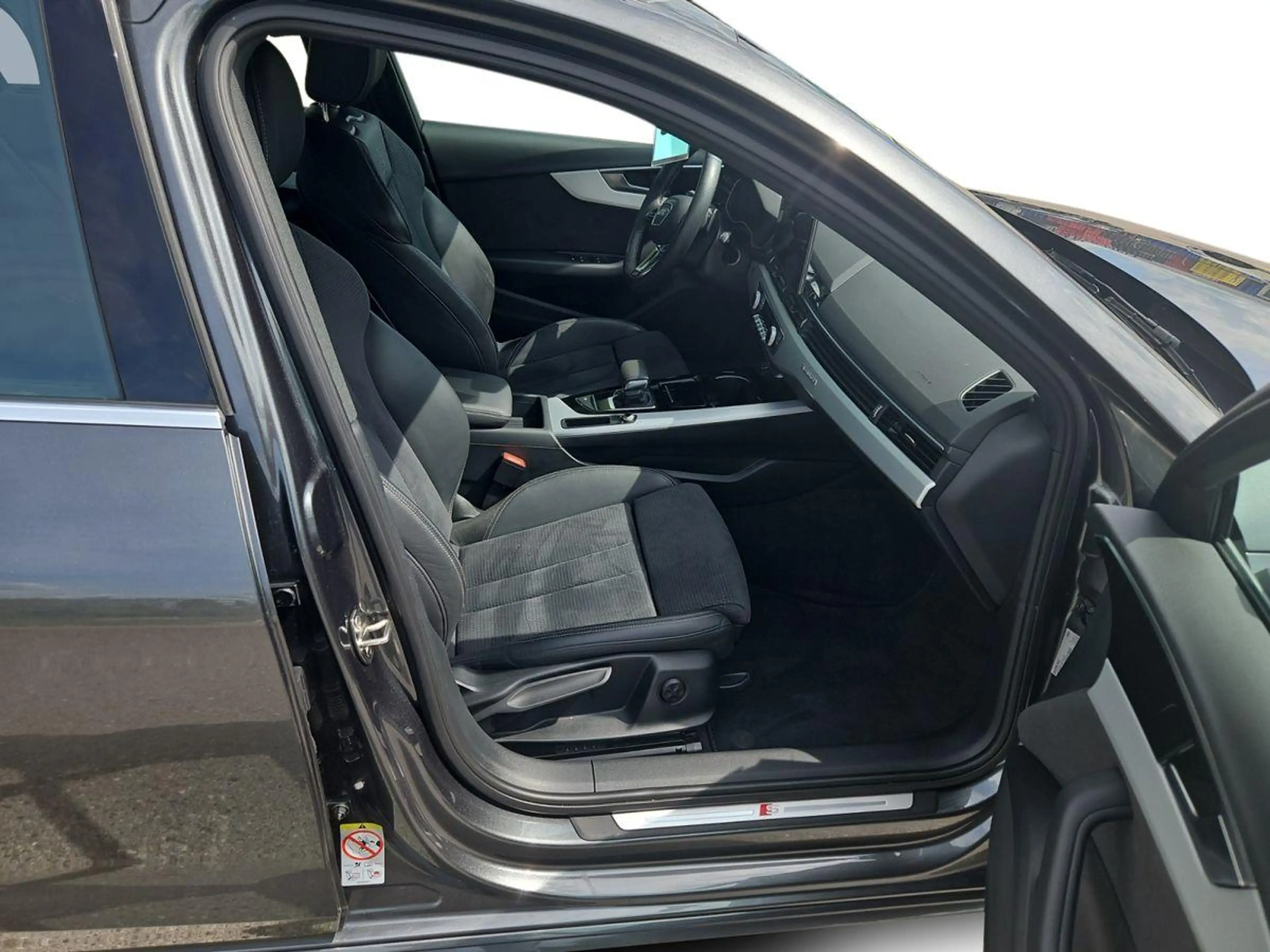 Audi A4 Avant 40 TDI quattro S-LINE+MATRIX+AHK+NAVI — photo 15