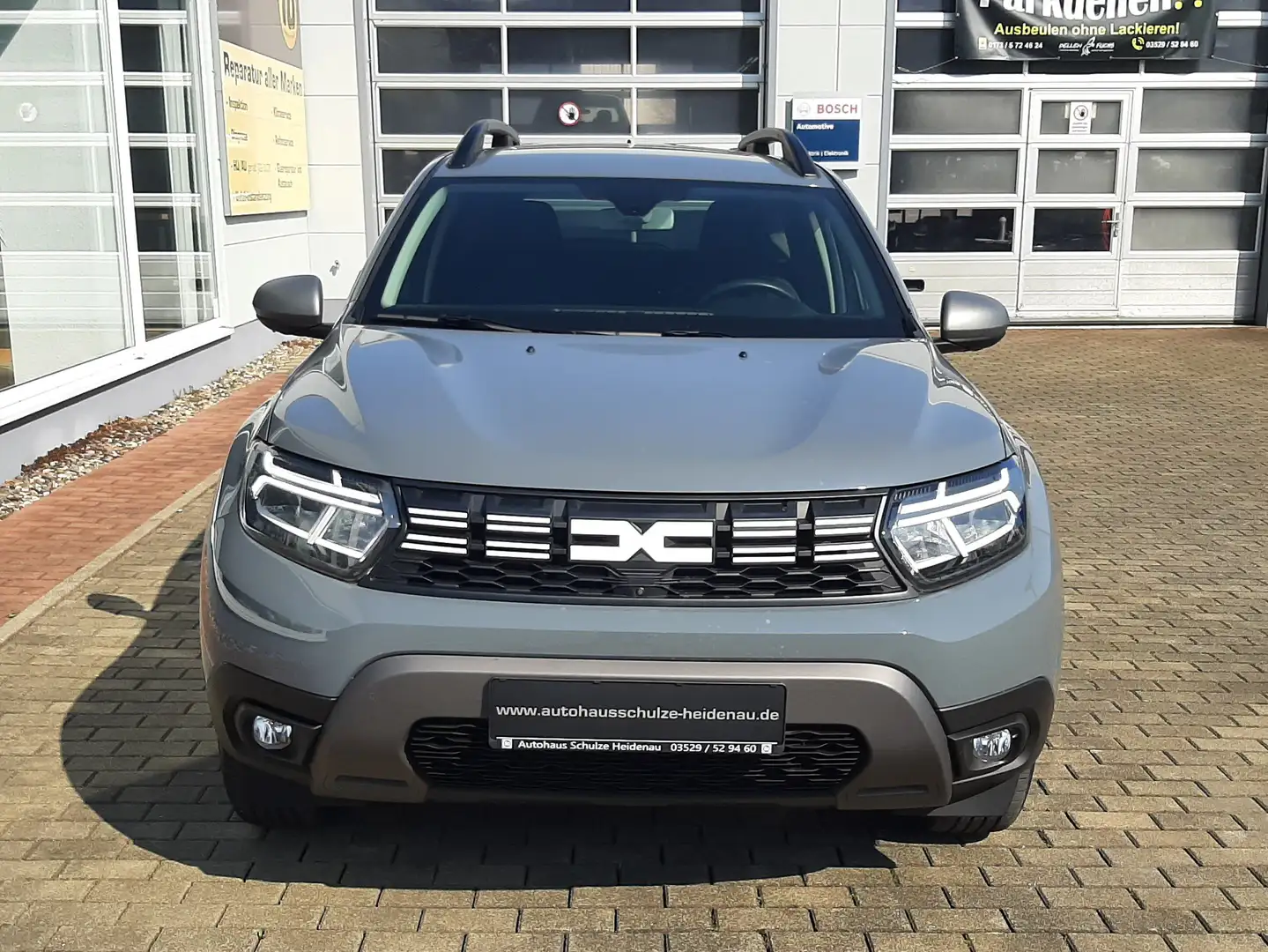 Dacia Duster TCe150 EDC Journey KLIMAAUTO+NAVI+KAMERA+AHZV Grau - 2