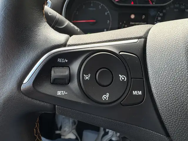 Opel Crossland X view 4