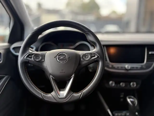 Opel Crossland X view 2